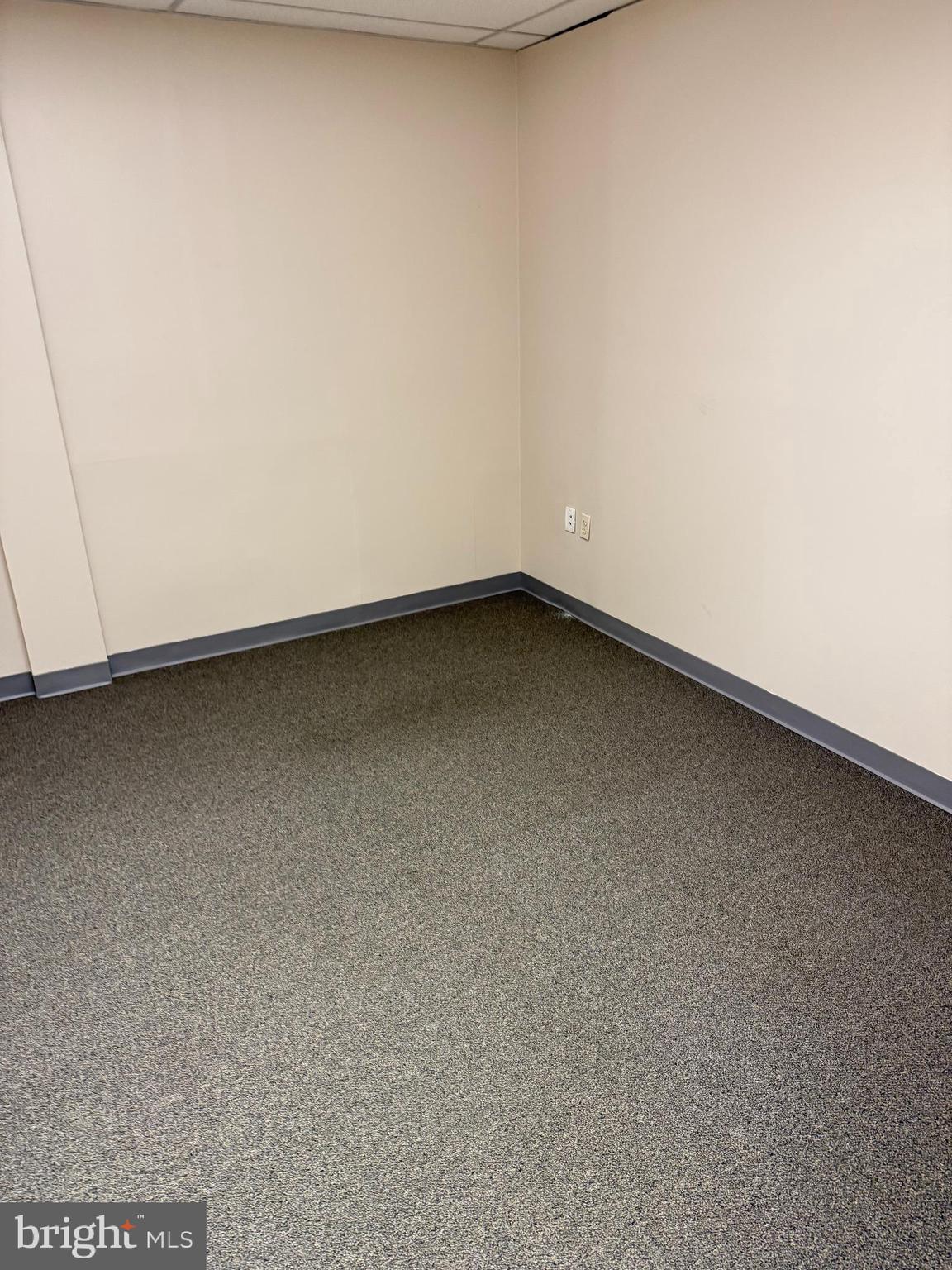 THOMAS JOHNSON SURGERY CENTER - Commercial Lease