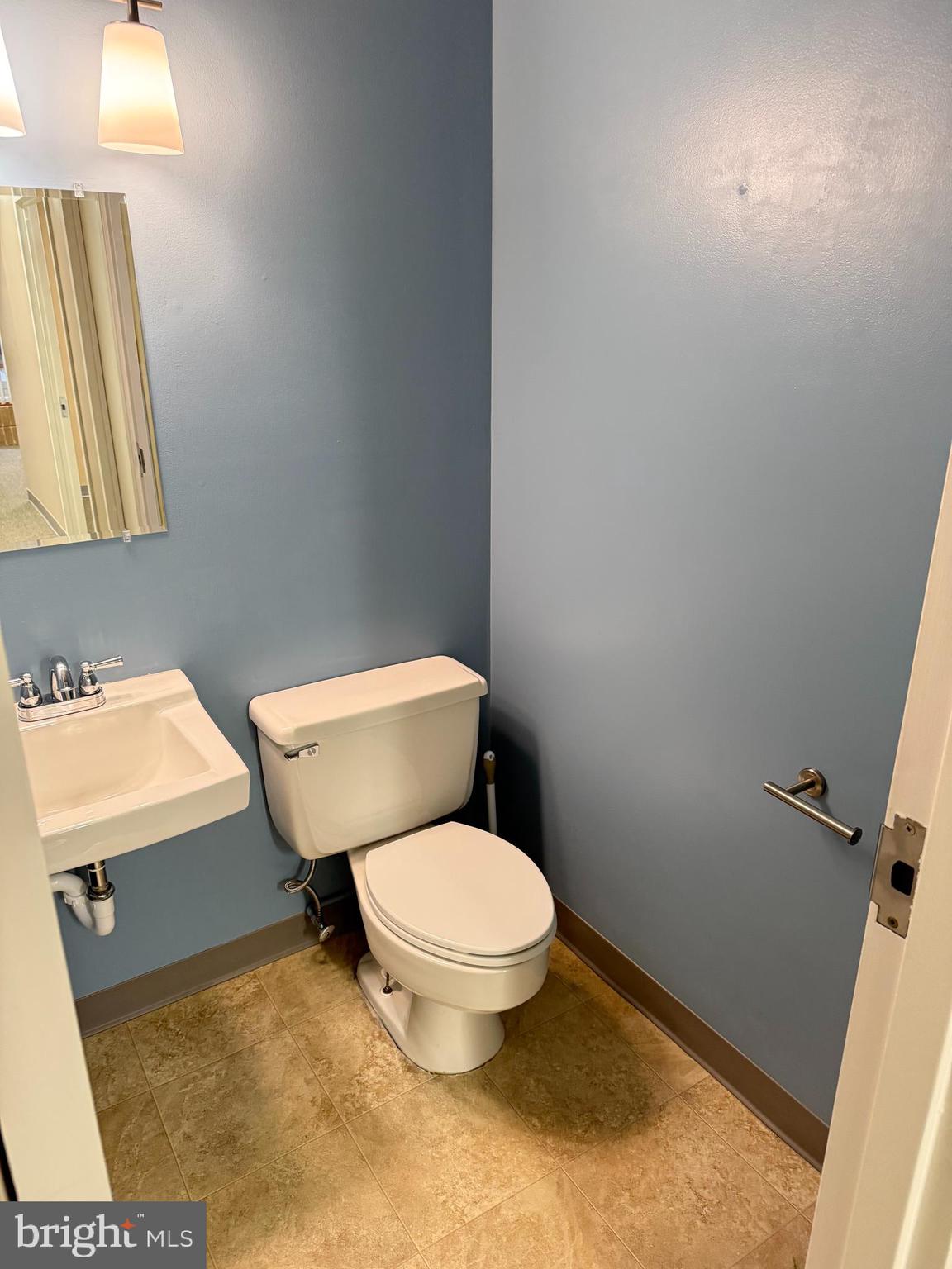 THOMAS JOHNSON SURGERY CENTER - Commercial Lease