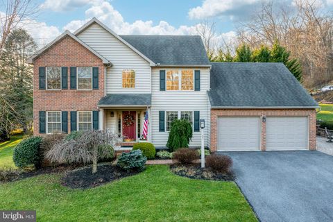 Photo of 87 Evergreen Road, Adamstown, PA 19501 (MLS # PALA2045138)