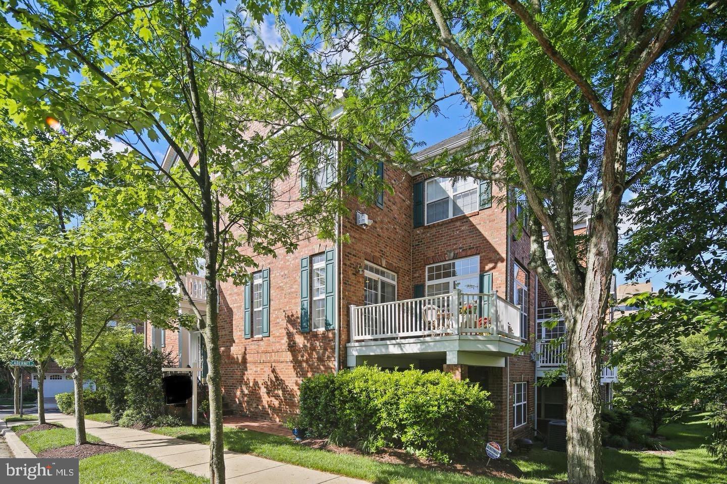 VINEYARDS OF ANNAPOLIS - Residential