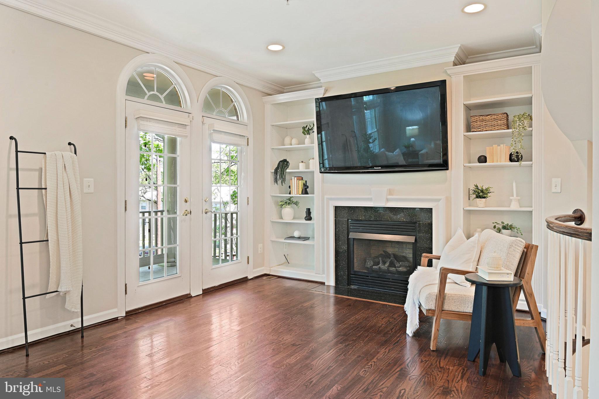 MCLEAN PLACE TOWNHOME - Residential Lease