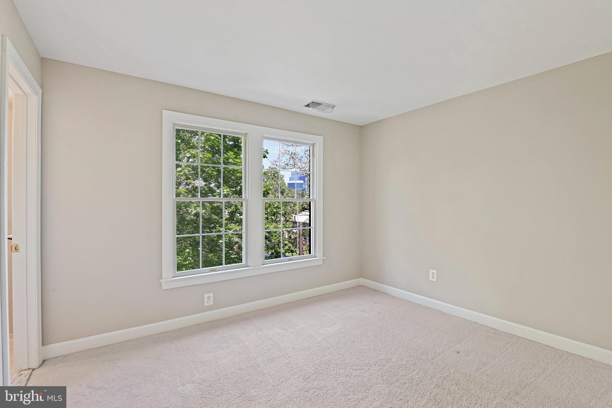 MCLEAN PLACE TOWNHOME - Residential Lease