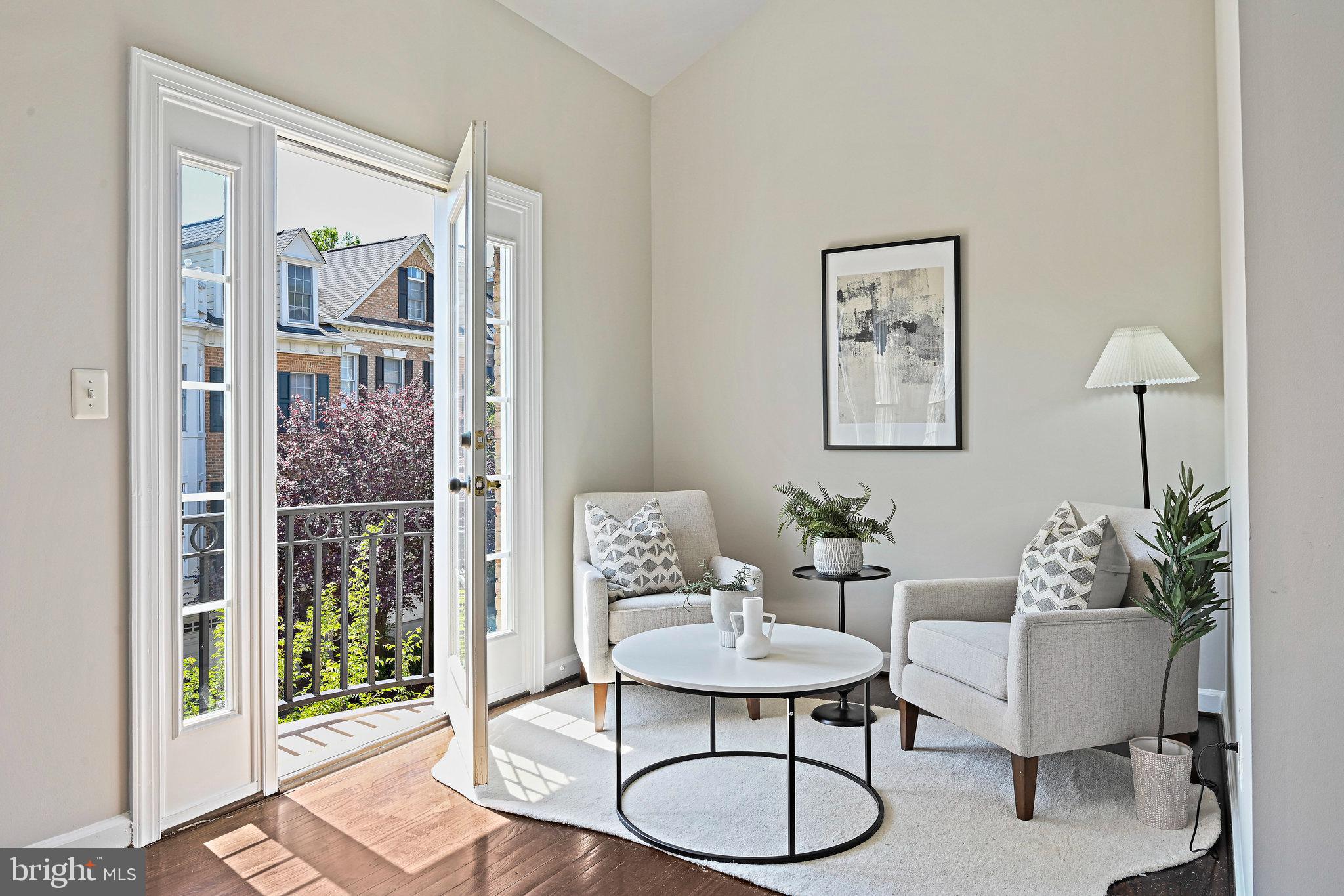 MCLEAN PLACE TOWNHOME - Residential Lease