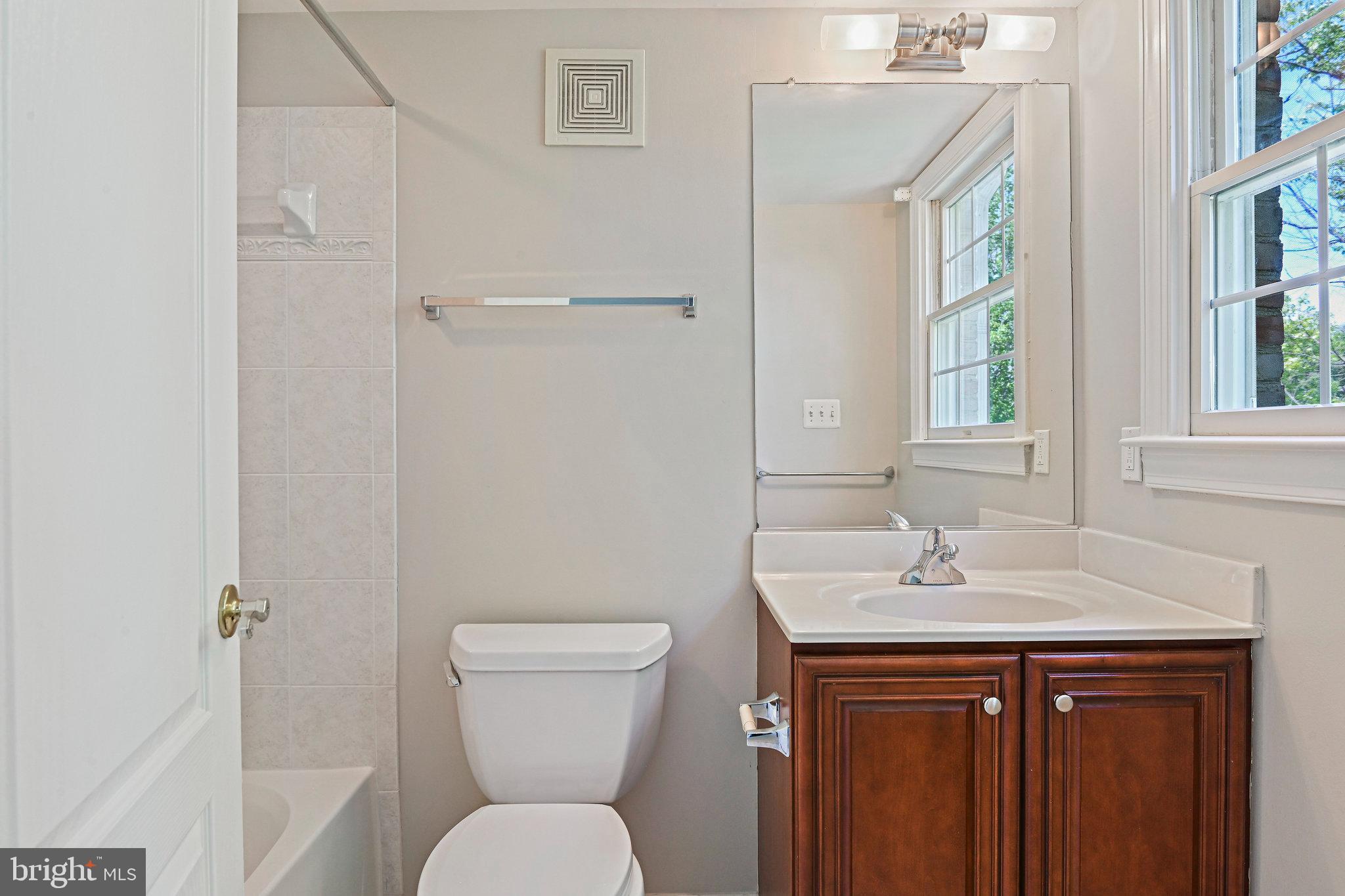 MCLEAN PLACE TOWNHOME - Residential Lease