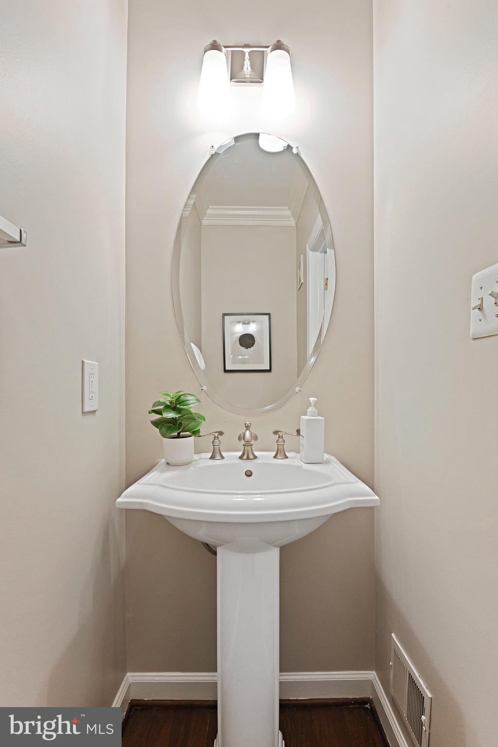 MCLEAN PLACE TOWNHOME - Residential Lease