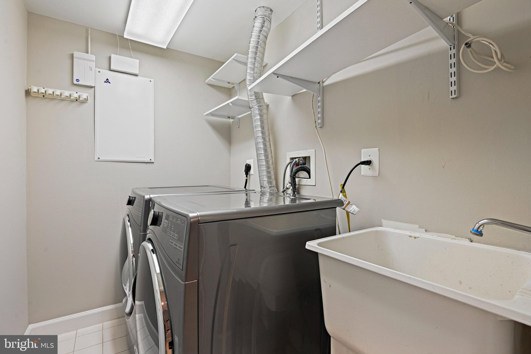 MCLEAN PLACE TOWNHOME - Residential Lease