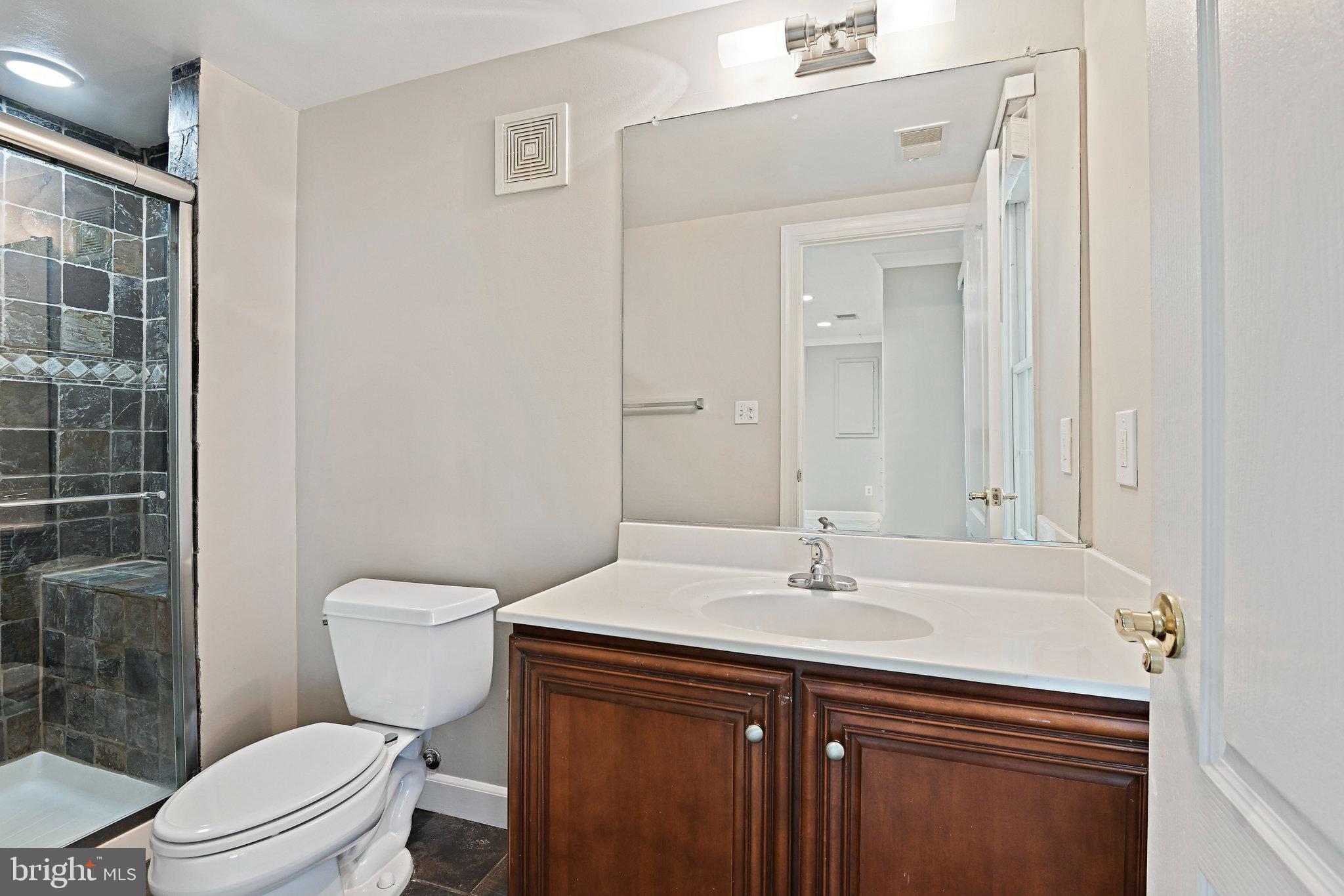 MCLEAN PLACE TOWNHOME - Residential Lease