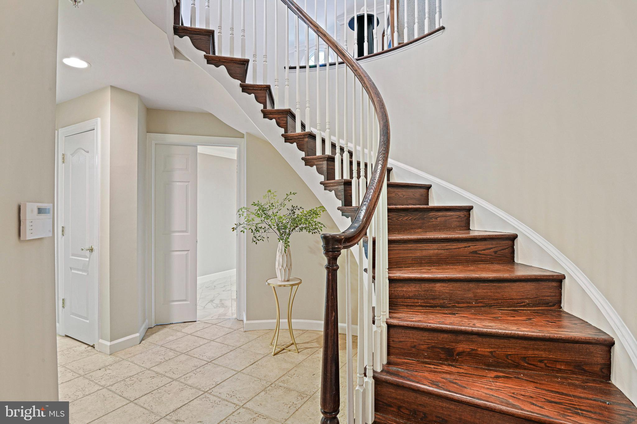 MCLEAN PLACE TOWNHOME - Residential Lease