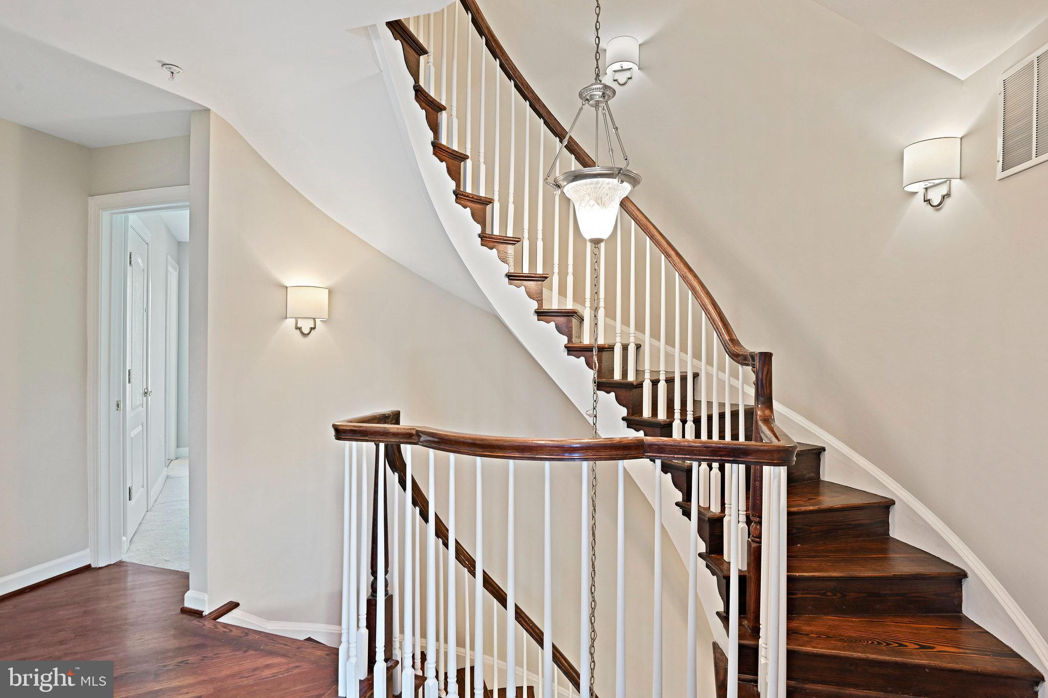 MCLEAN PLACE TOWNHOME - Residential Lease