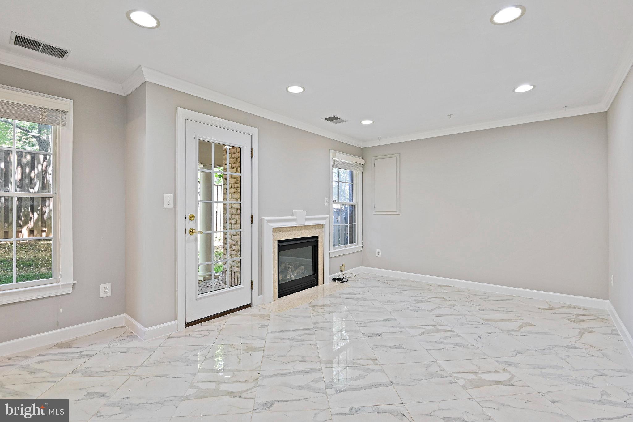 MCLEAN PLACE TOWNHOME - Residential Lease