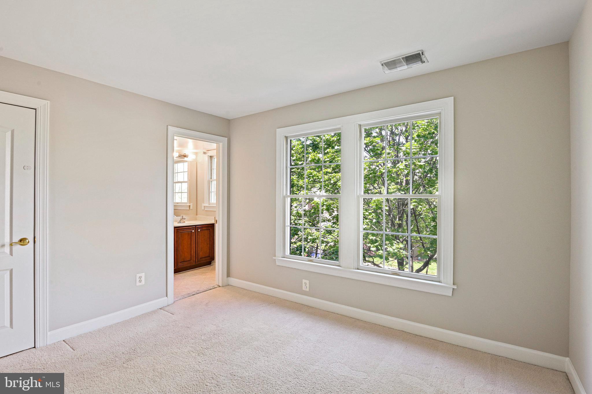 MCLEAN PLACE TOWNHOME - Residential Lease