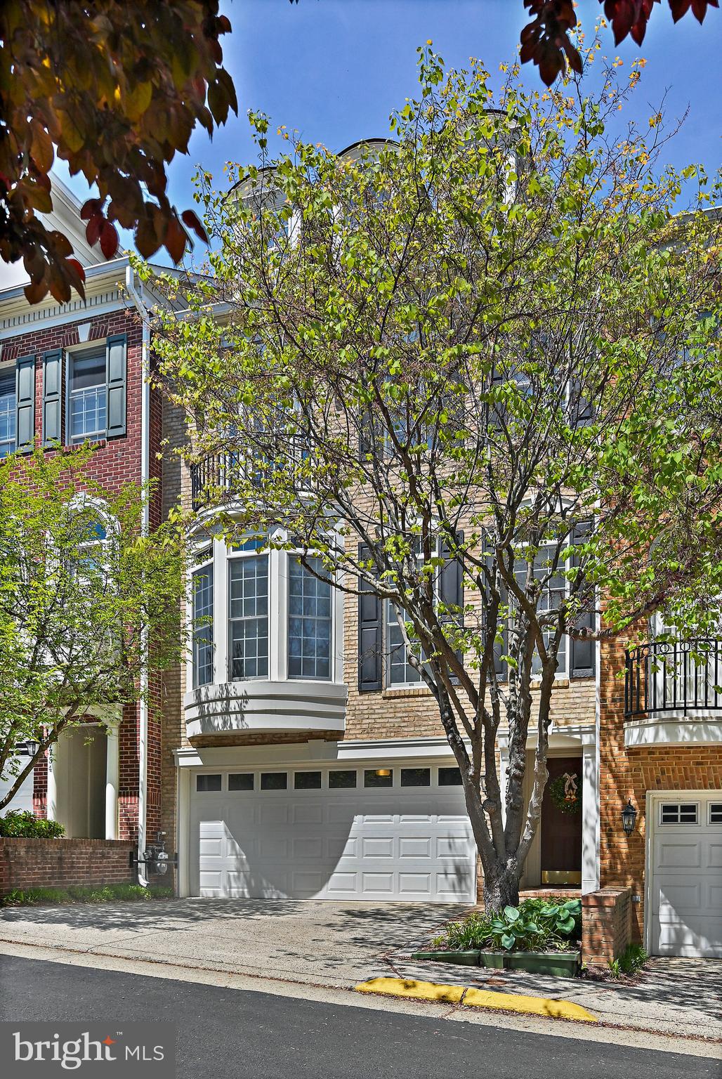 MCLEAN PLACE TOWNHOME - Residential Lease