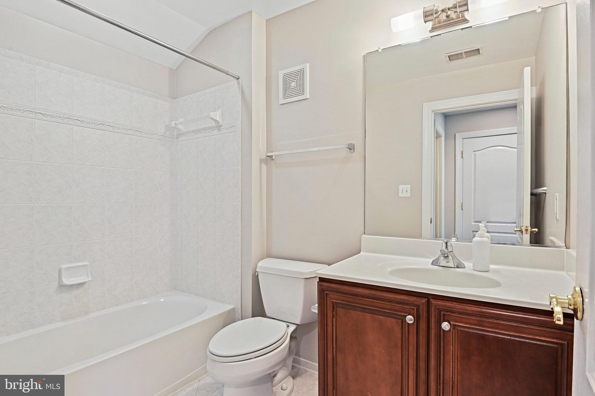 MCLEAN PLACE TOWNHOME - Residential Lease