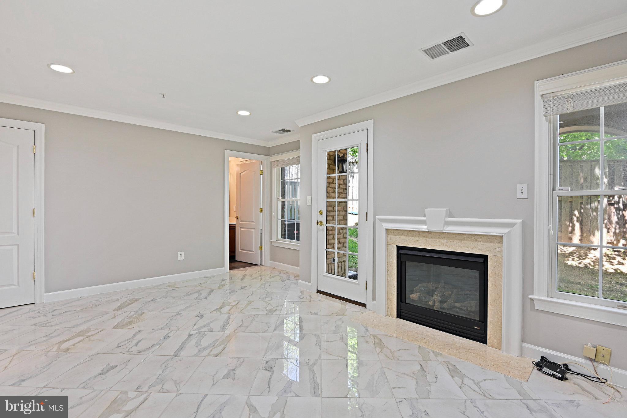 MCLEAN PLACE TOWNHOME - Residential Lease