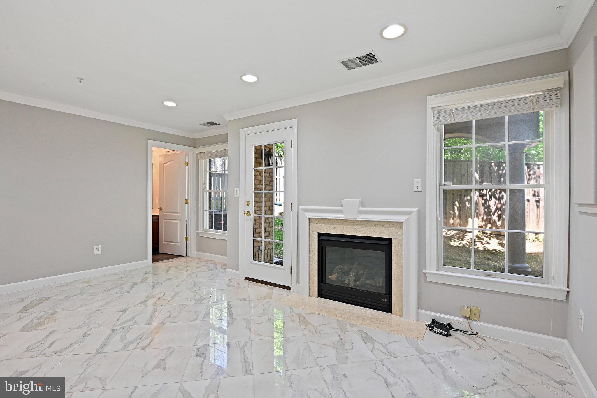 MCLEAN PLACE TOWNHOME - Residential Lease