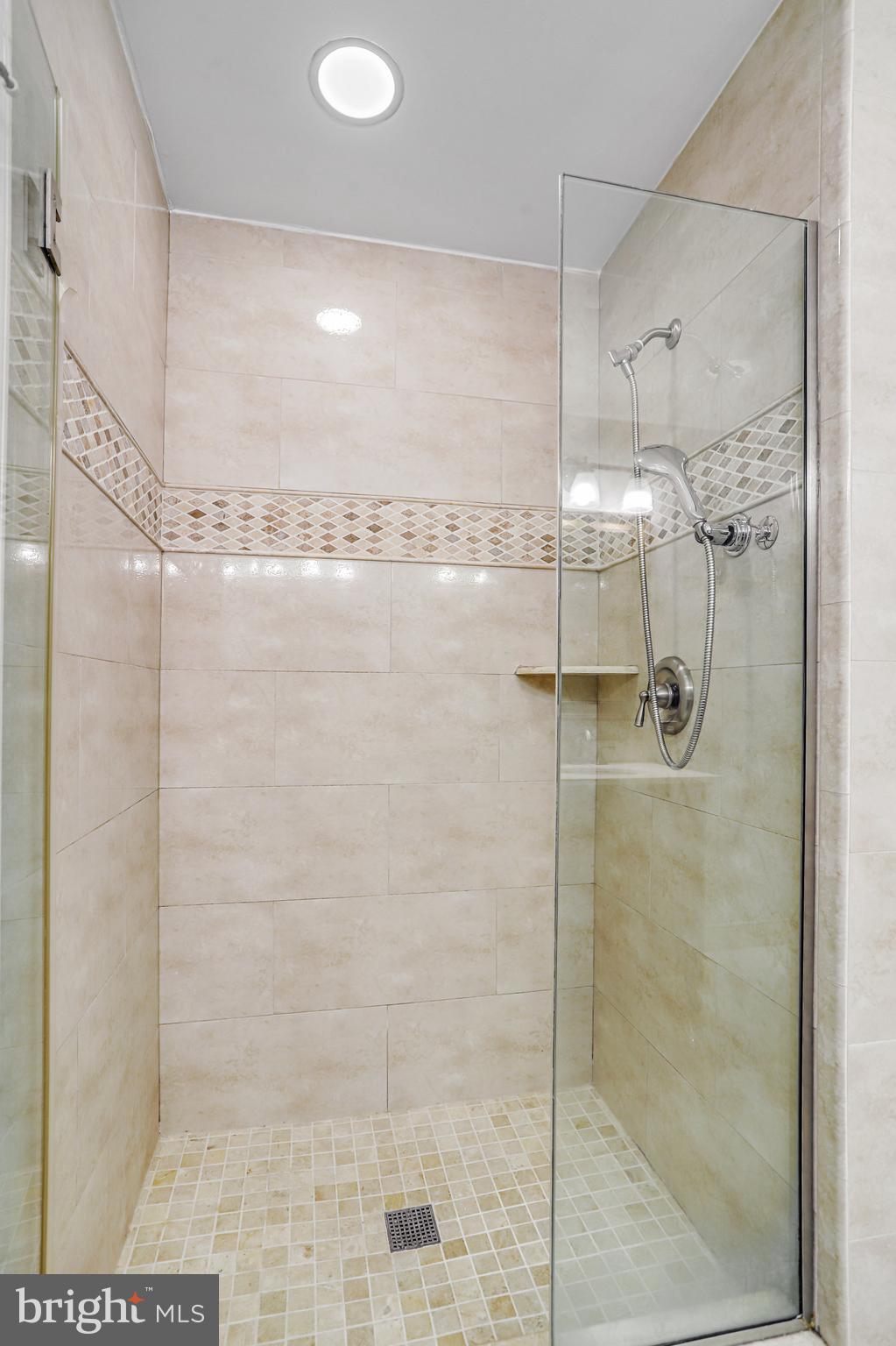 FALLSREACH - Residential