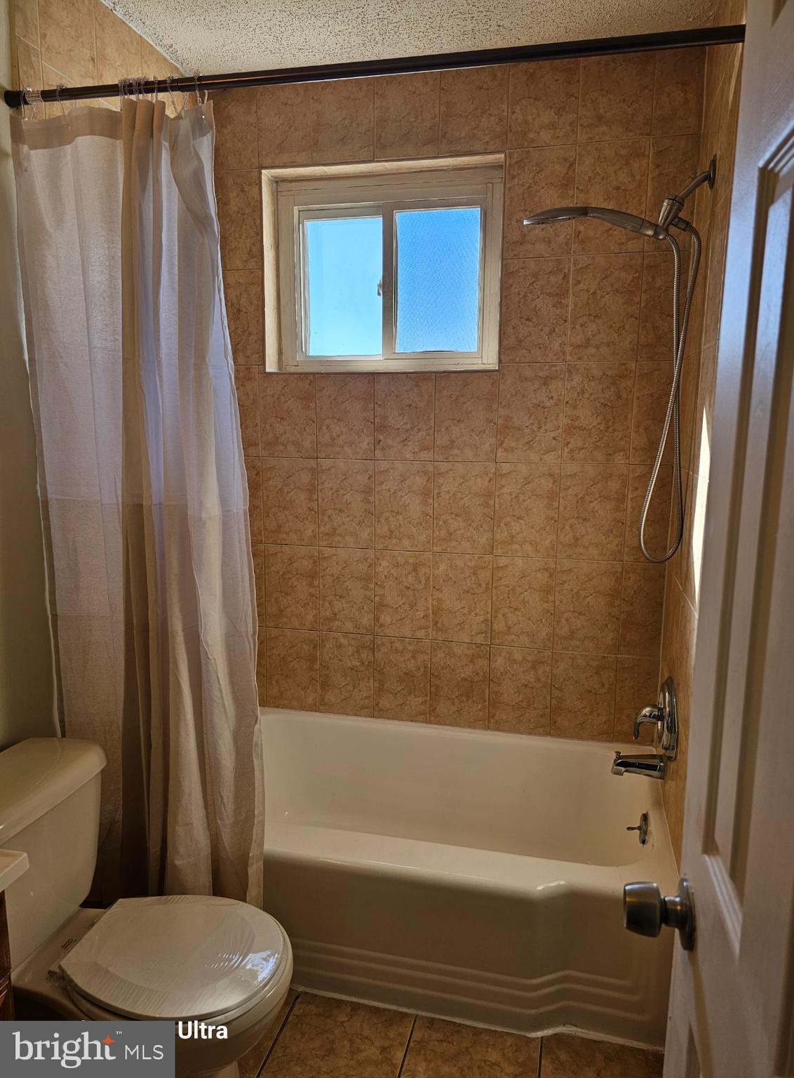 IVERSON SQUARE CONDOMINIUM - Residential