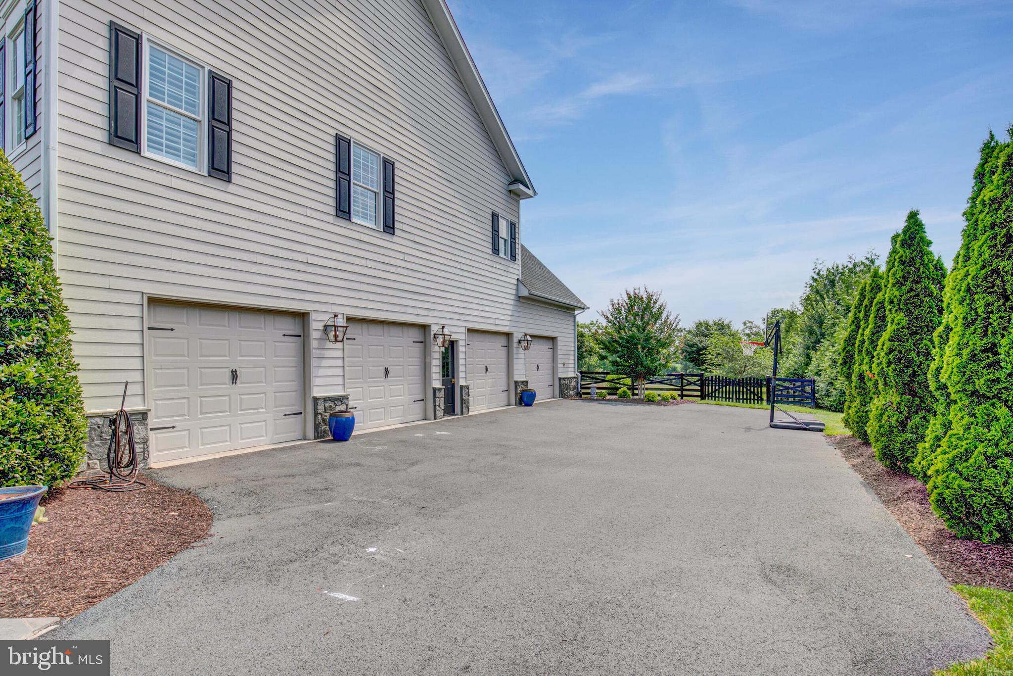 ROKEBY FARM - Residential