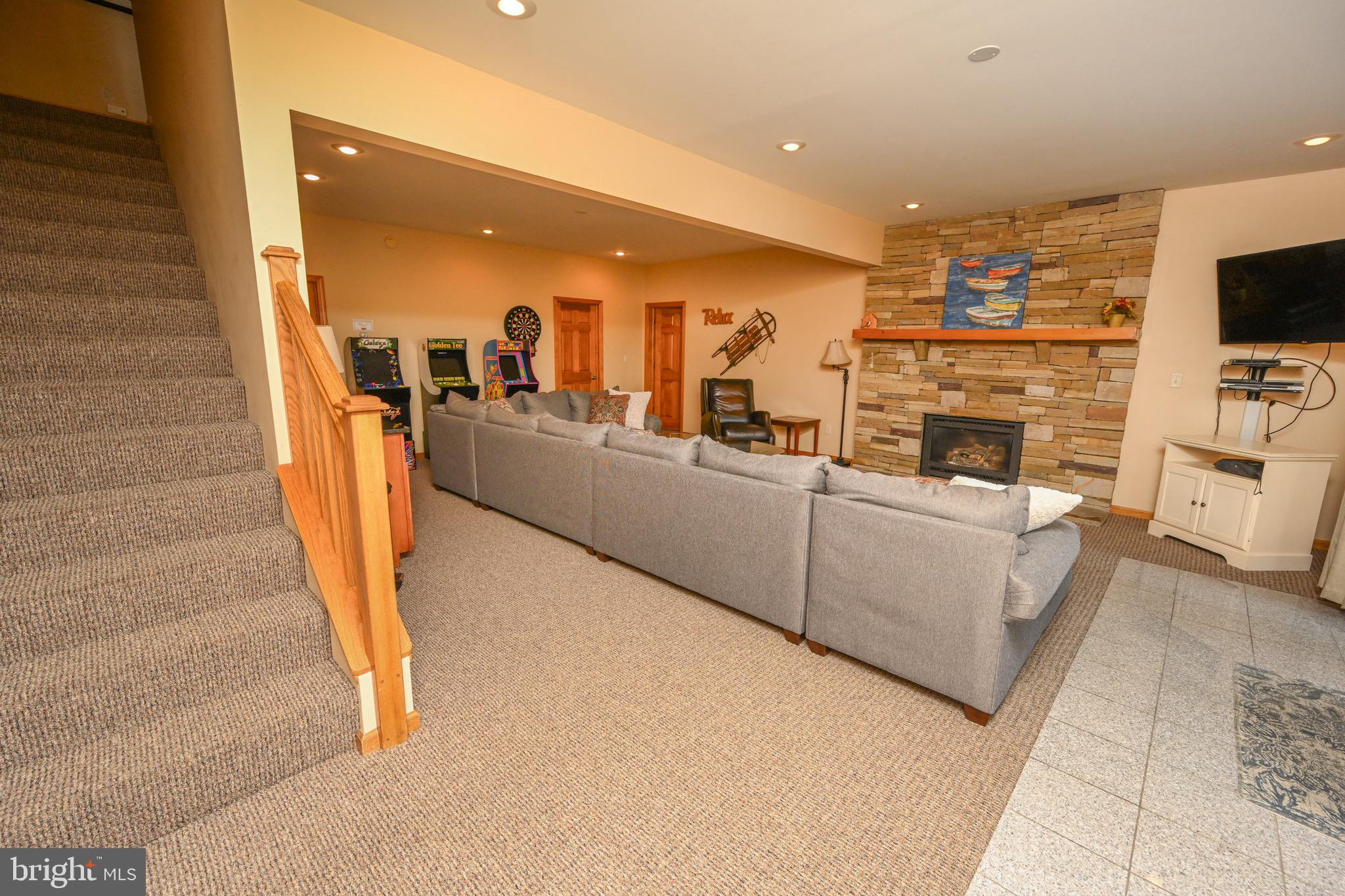 DEEP CREEK HIGHLANDS - Residential