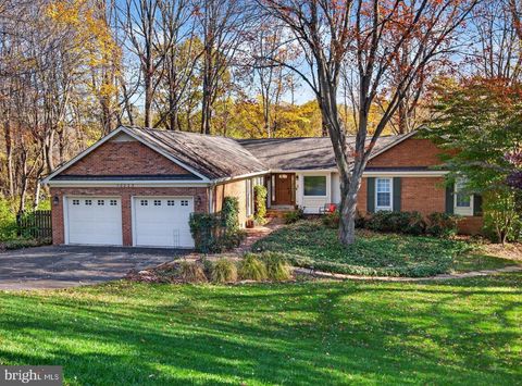 Photo of 10223 Cedar Pond Drive, VIENNA, VA 22182 (MLS # VAFX2293048)