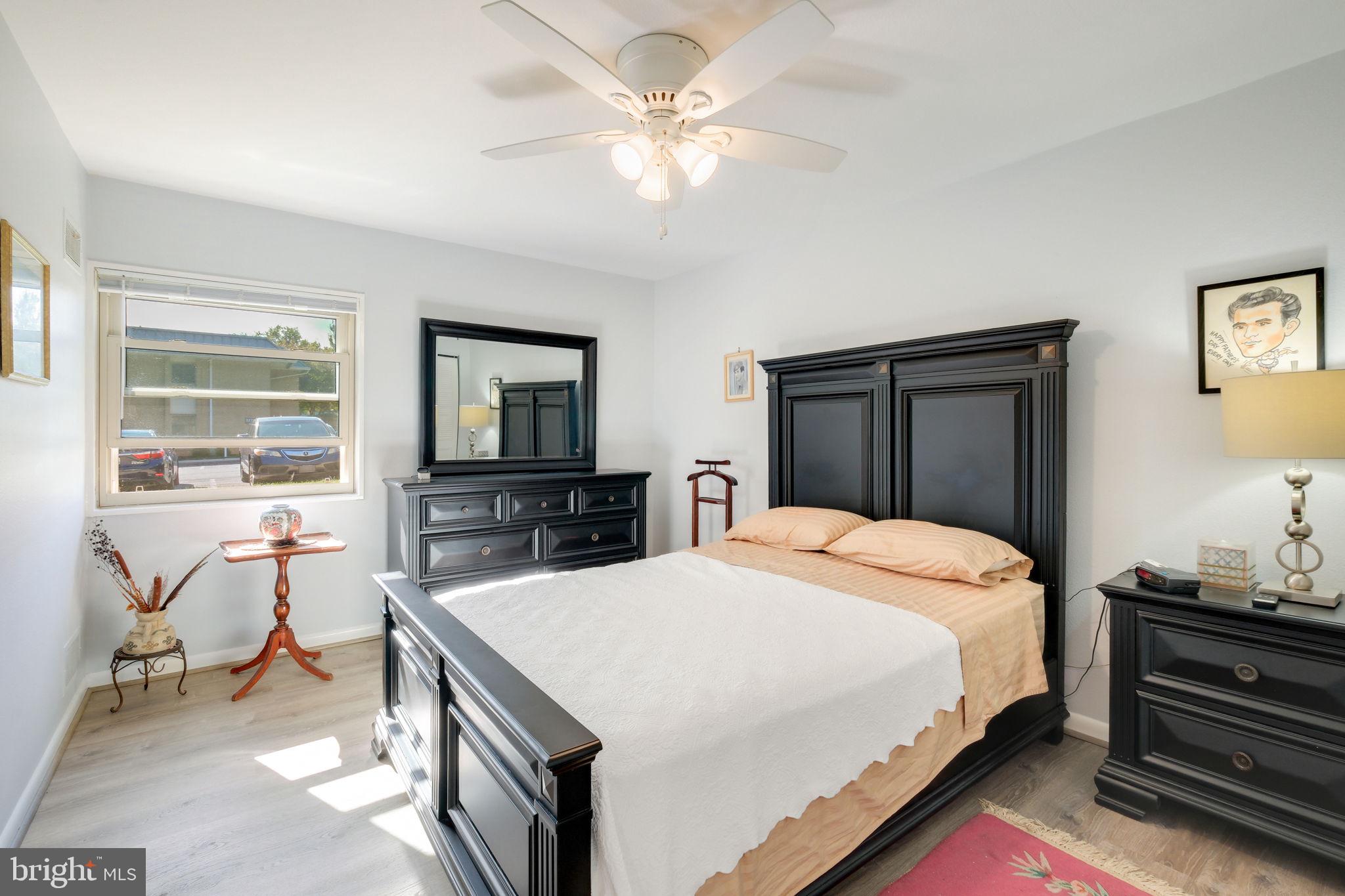 LEISURE WORLD - Residential