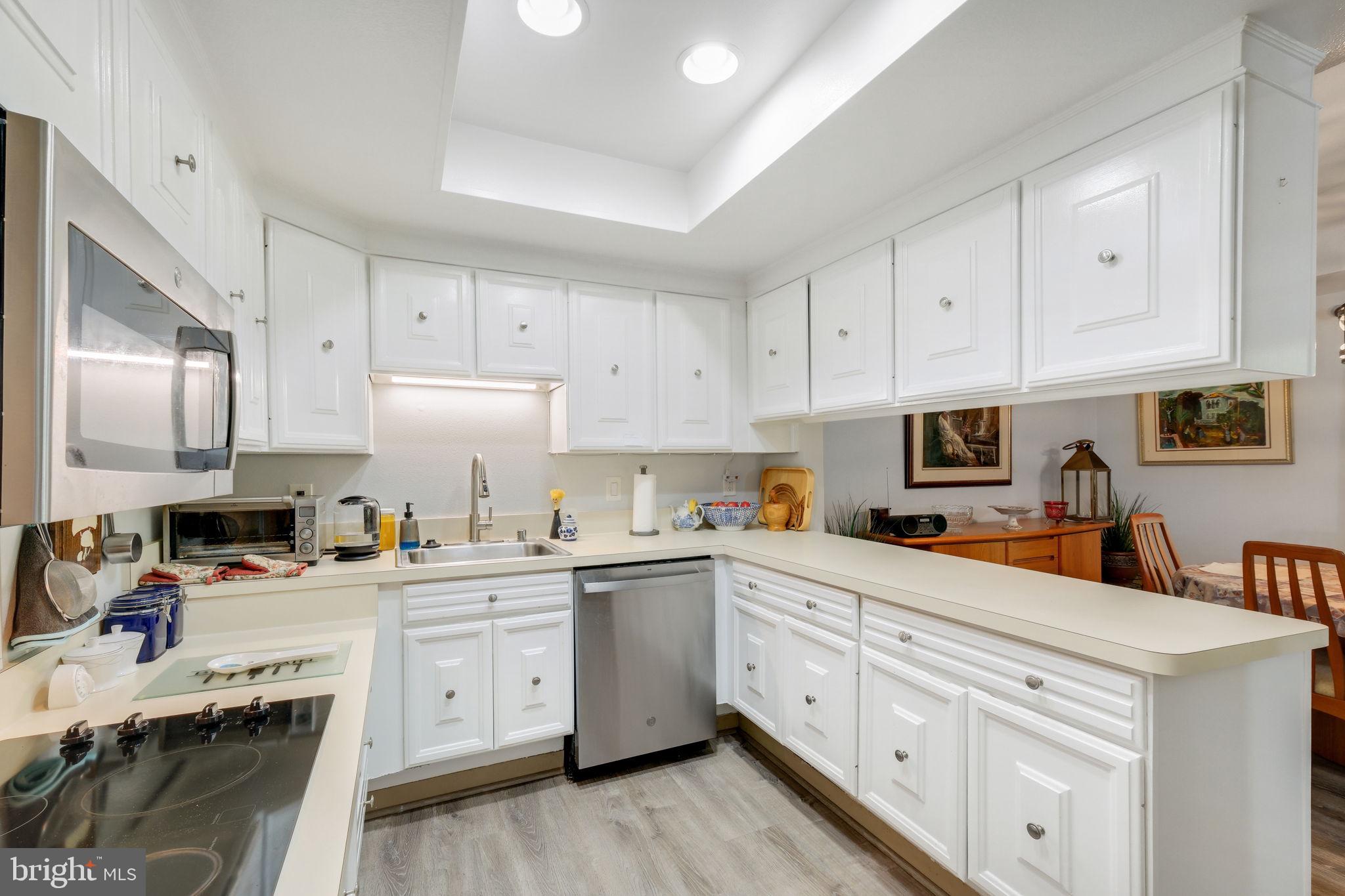 LEISURE WORLD - Residential