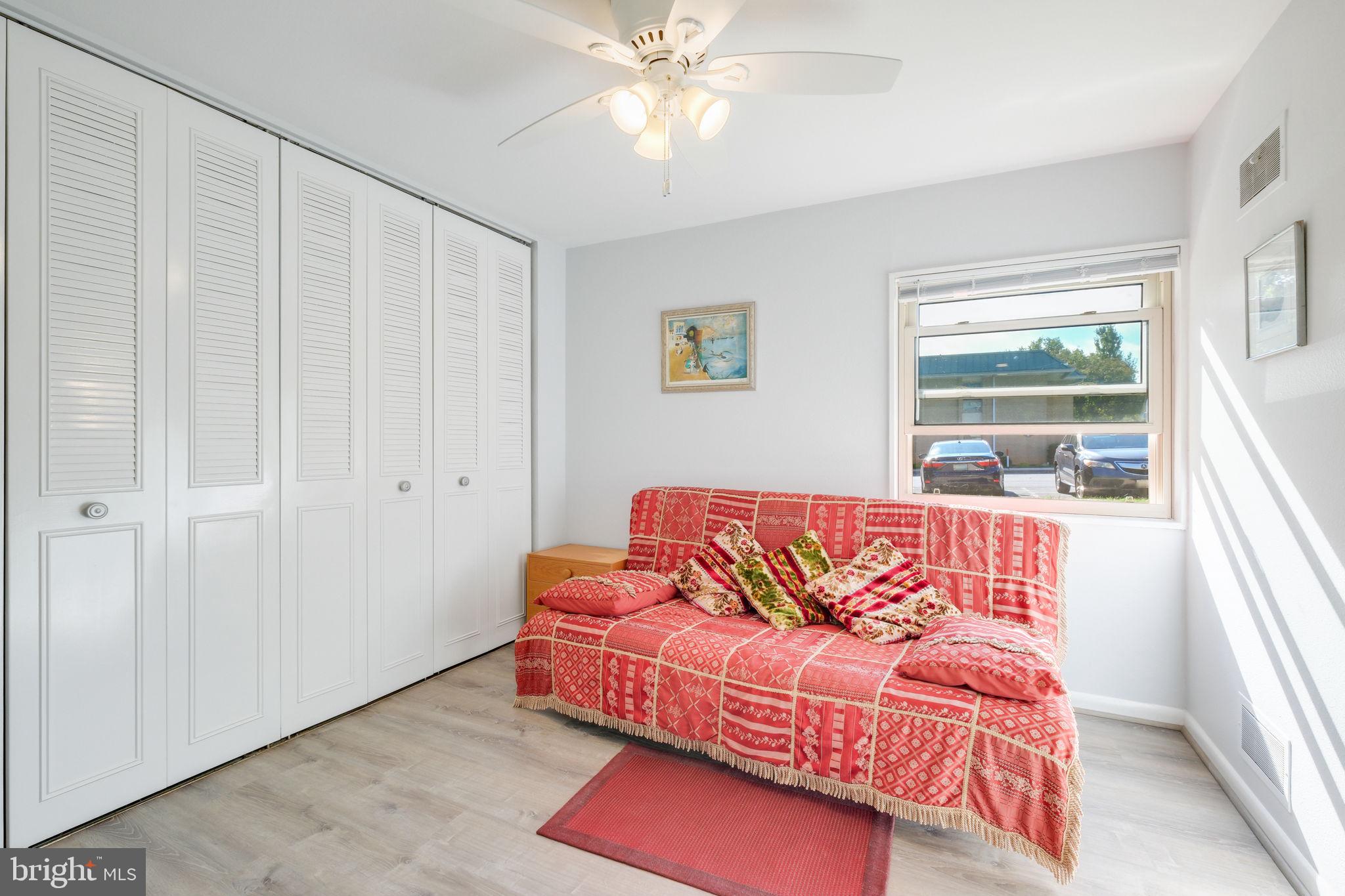 LEISURE WORLD - Residential