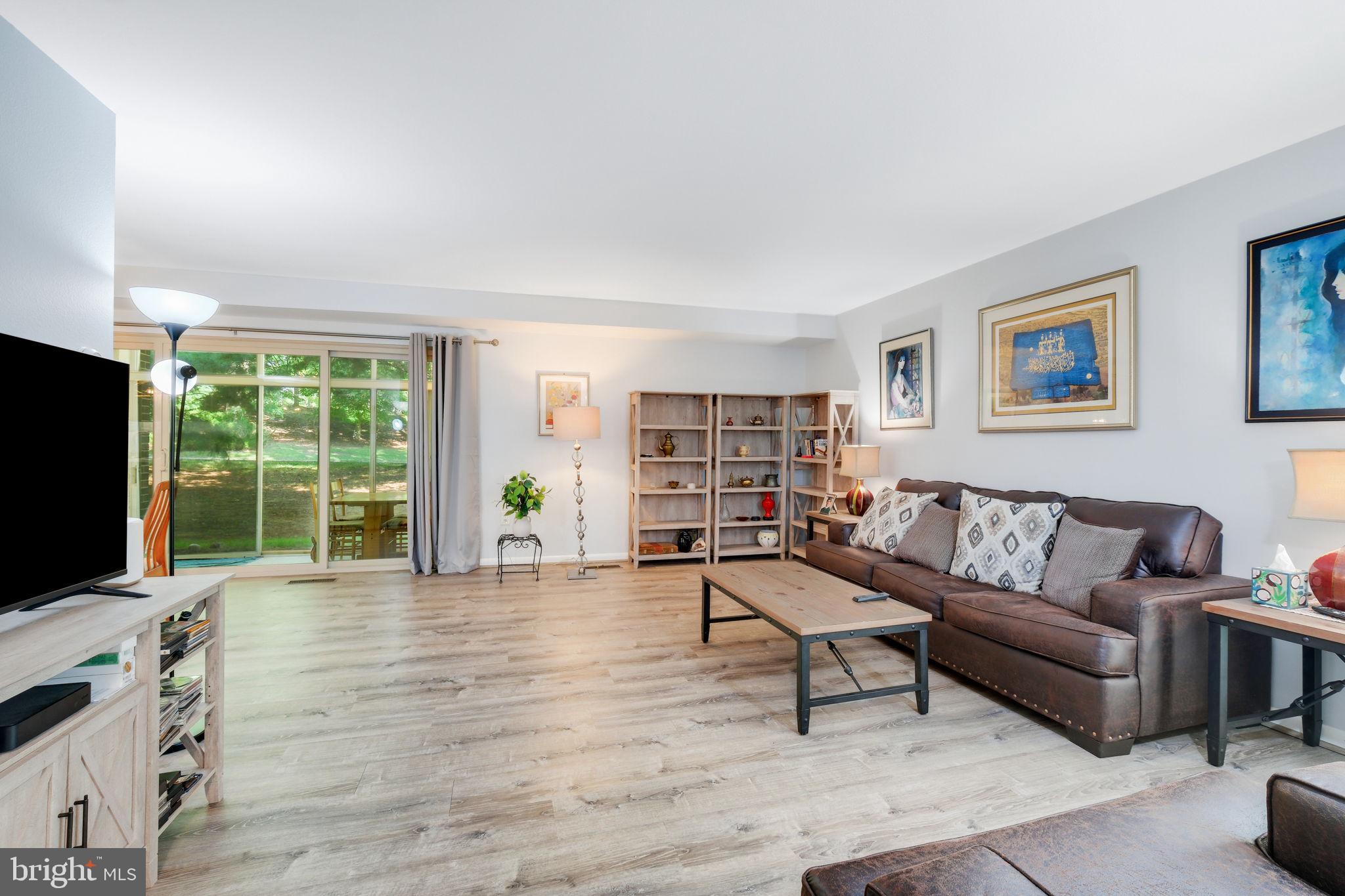 LEISURE WORLD - Residential