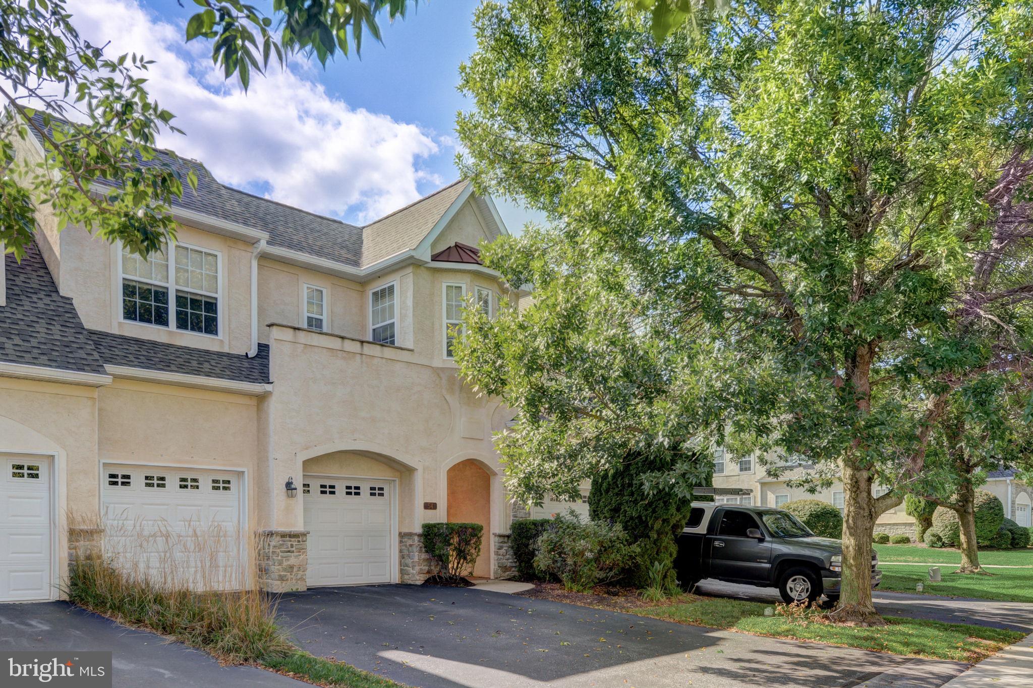 54 OLD BARN DRIVE