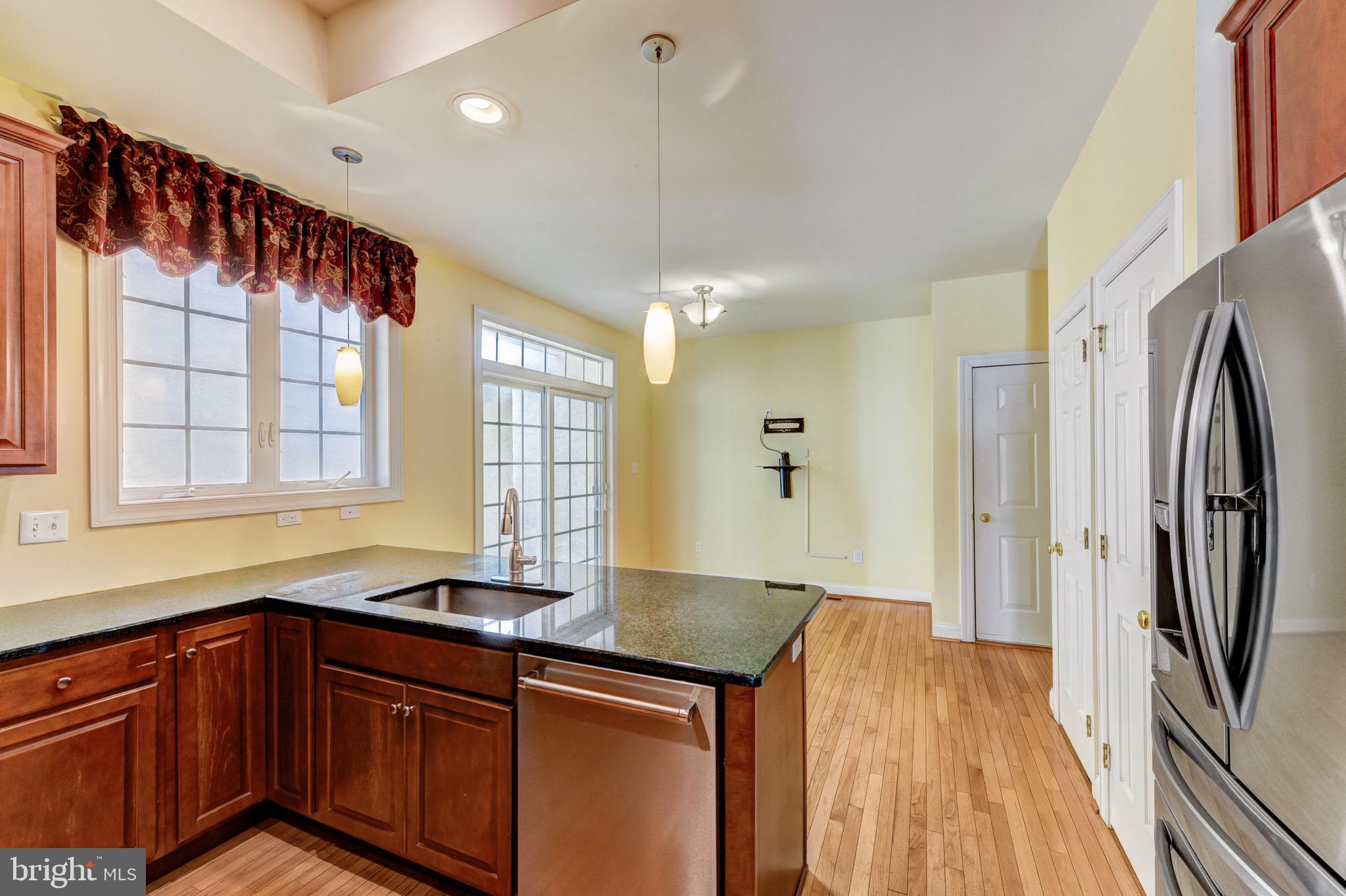 CHERRY CREEK - Residential