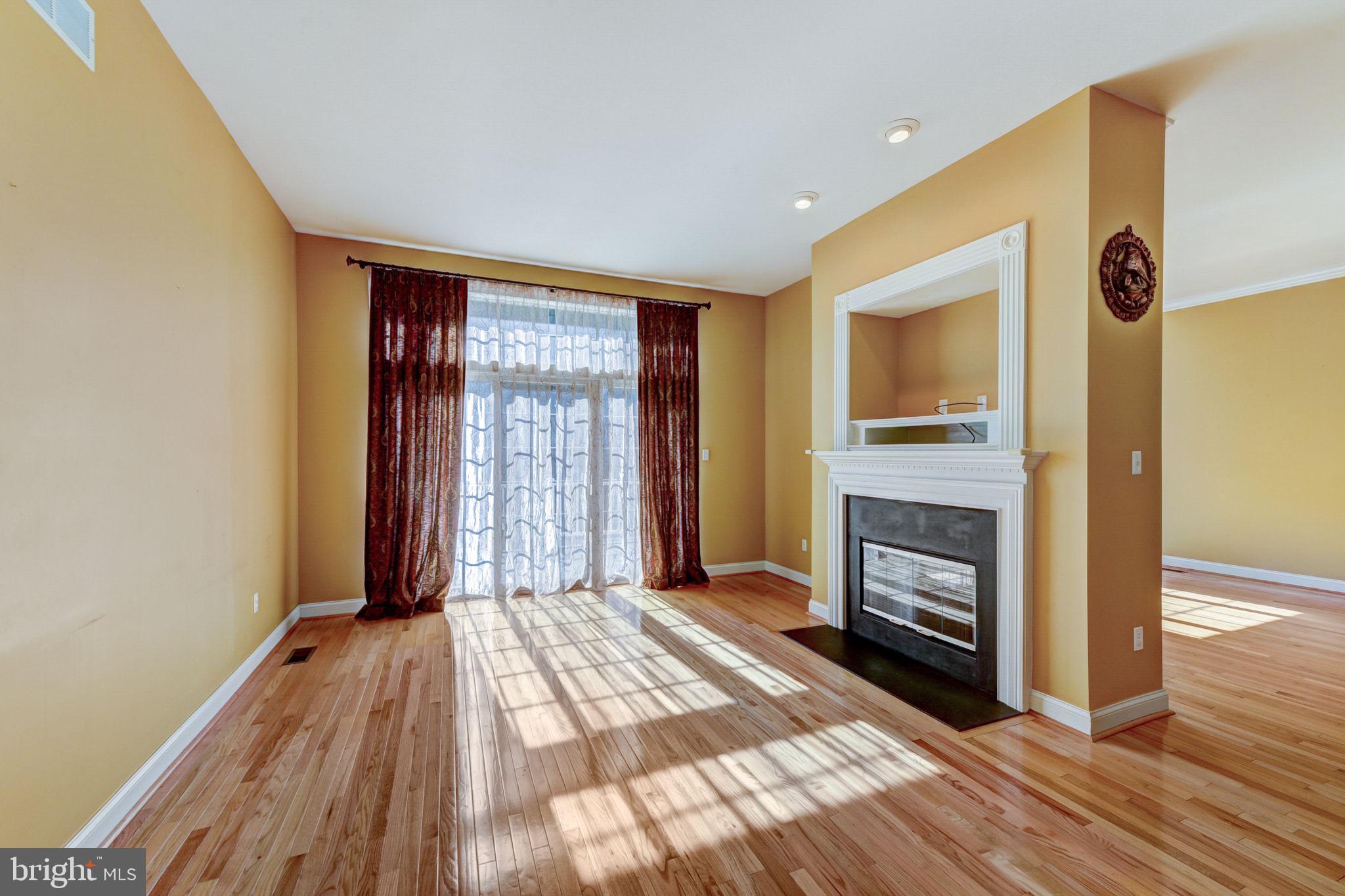CHERRY CREEK - Residential