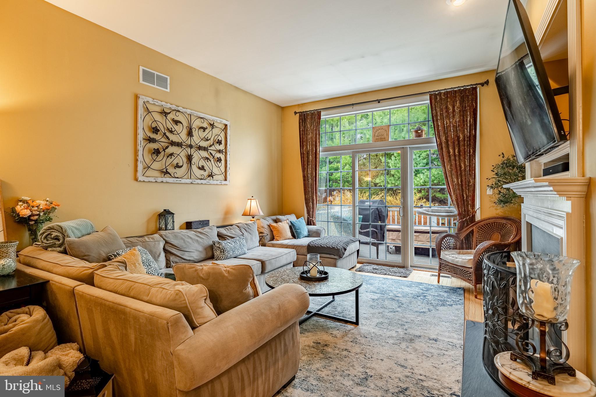 CHERRY CREEK - Residential