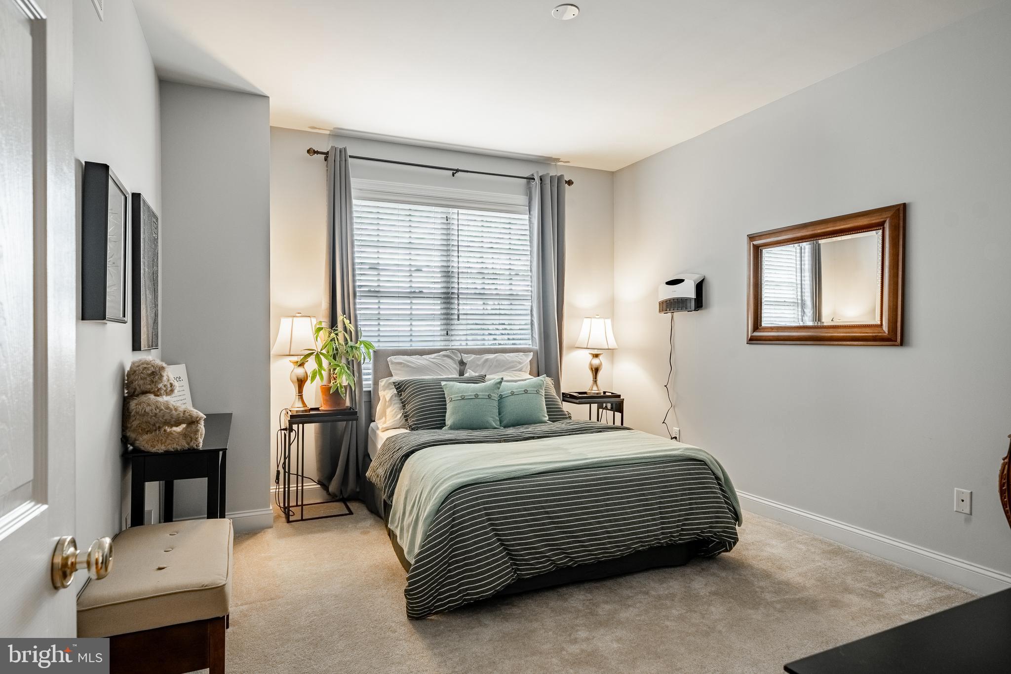 CHERRY CREEK - Residential