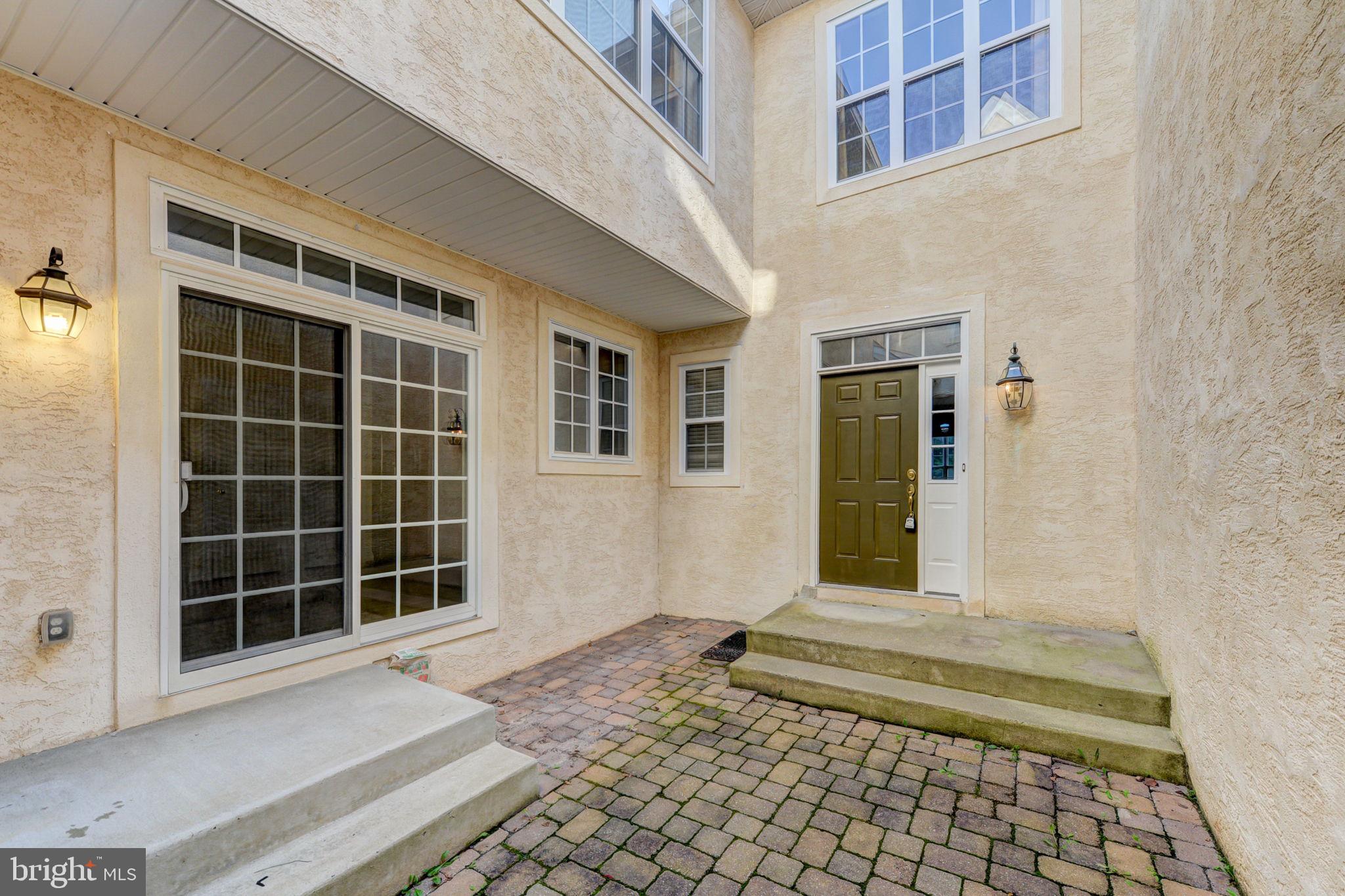 CHERRY CREEK - Residential