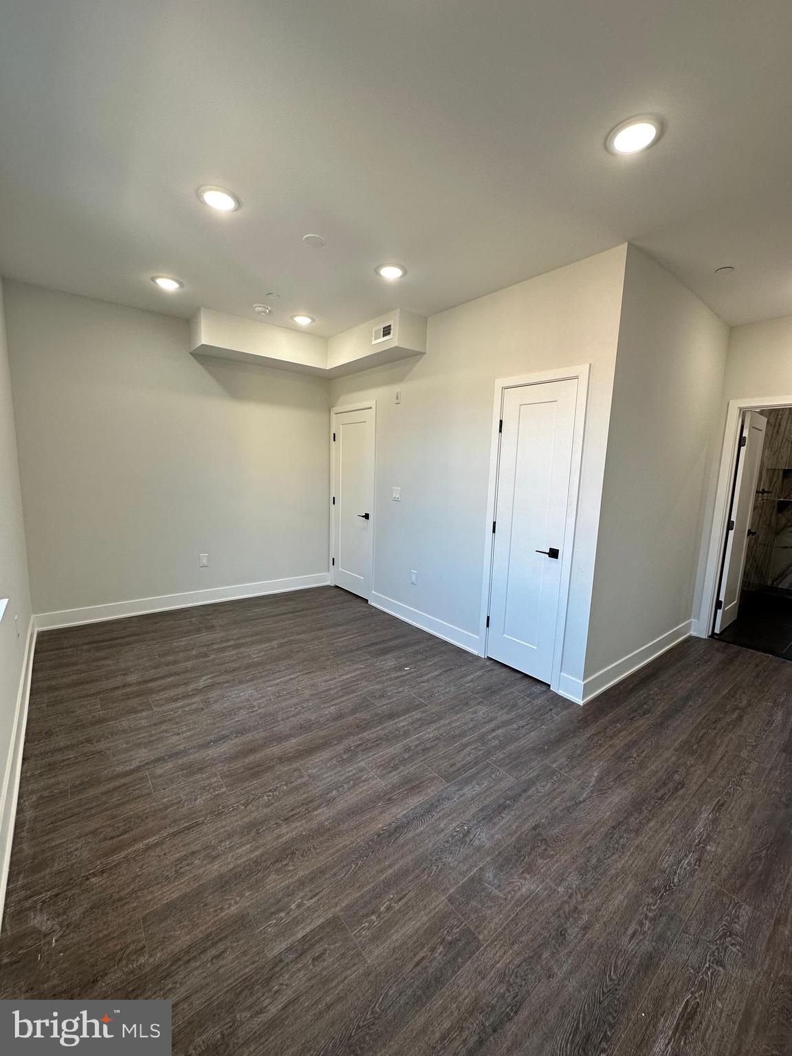 EAST KENSINGTON - Residential Lease