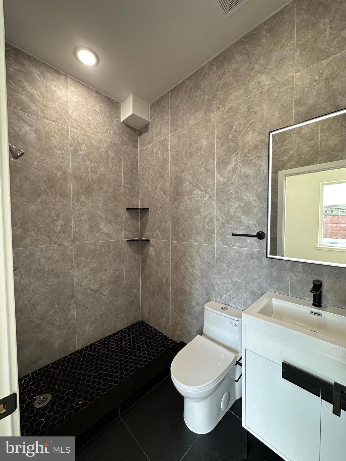 EAST KENSINGTON - Residential Lease