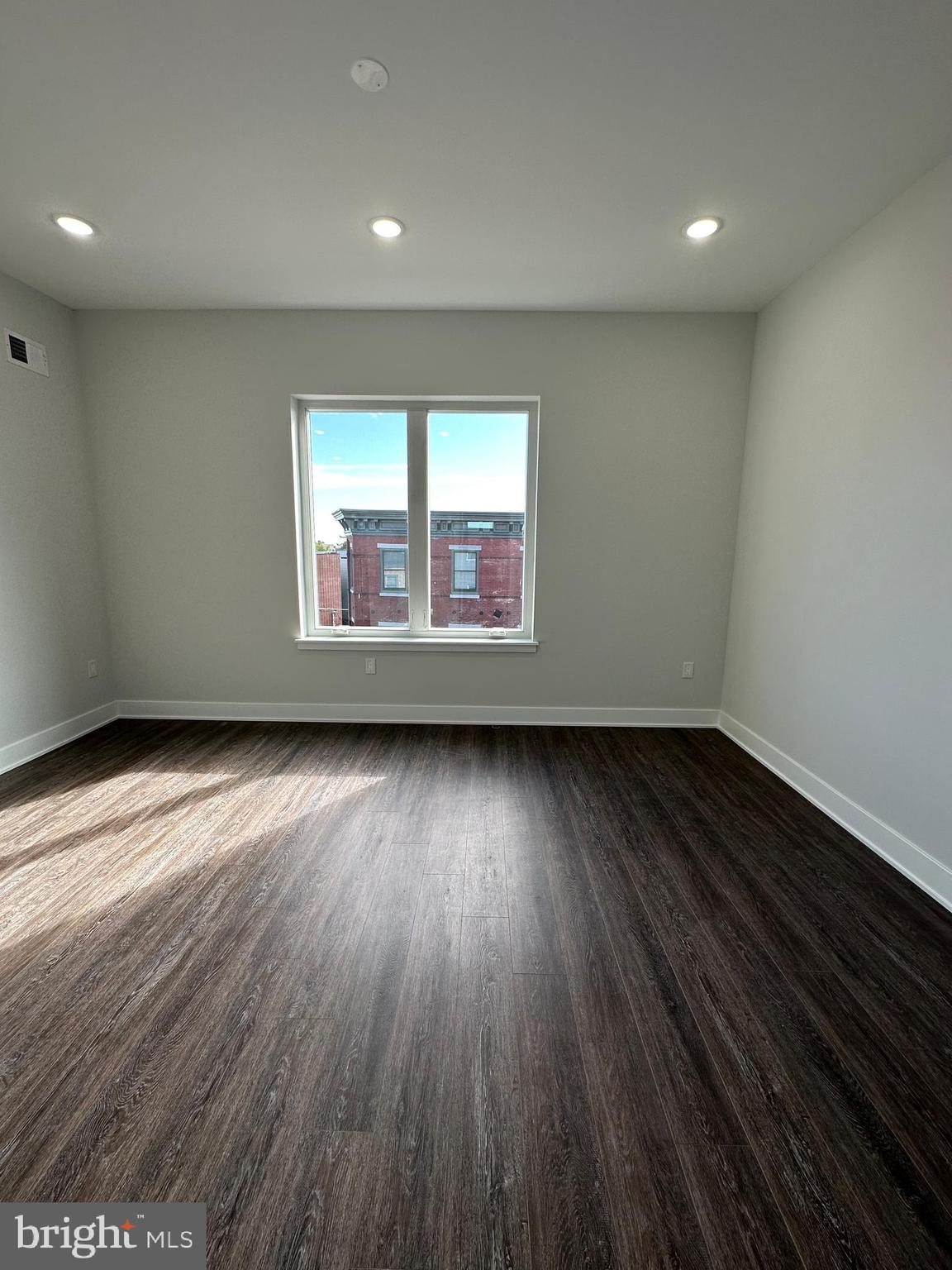 EAST KENSINGTON - Residential Lease