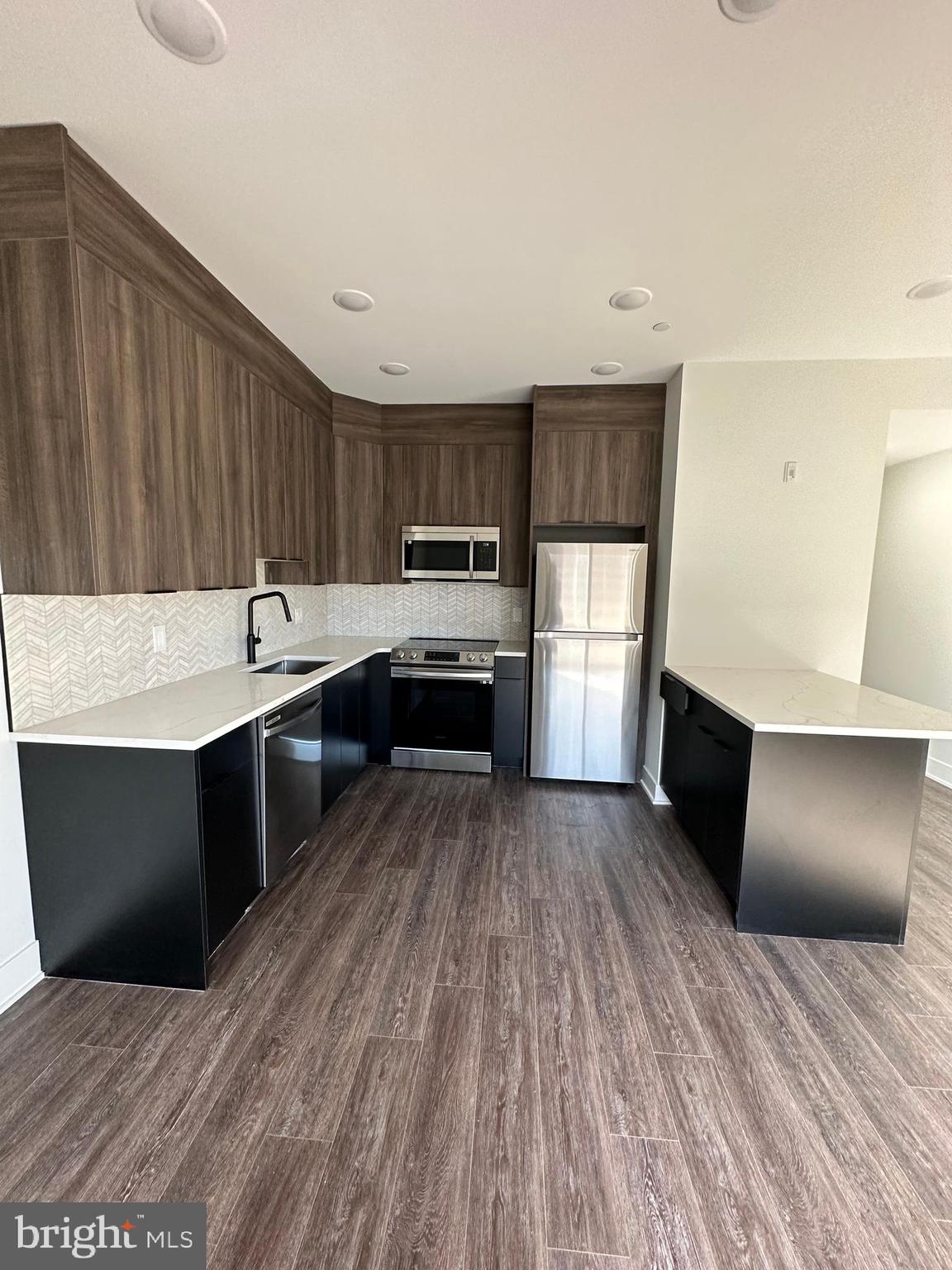 EAST KENSINGTON - Residential Lease