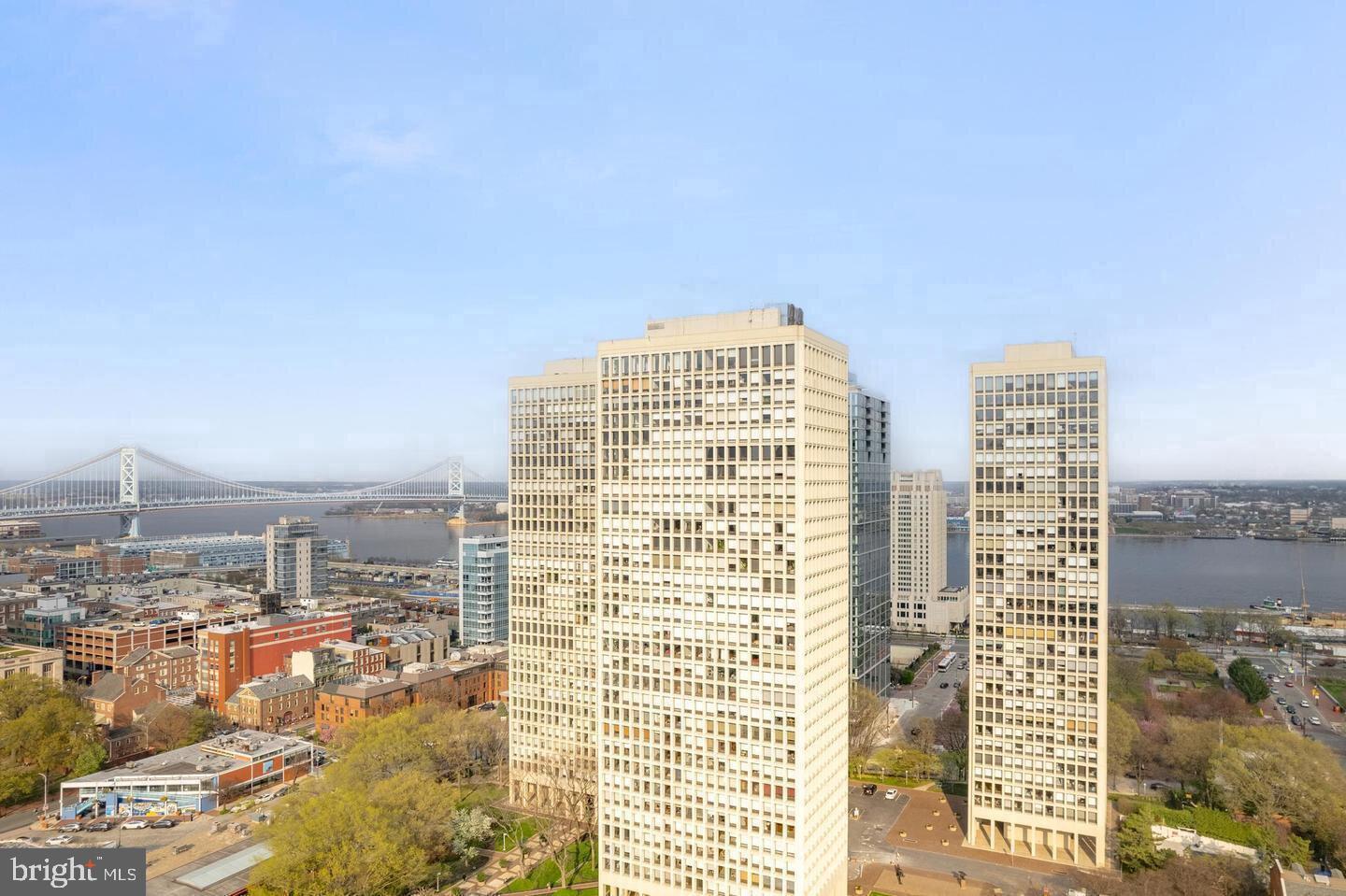 SOCIETY HILL - Residential