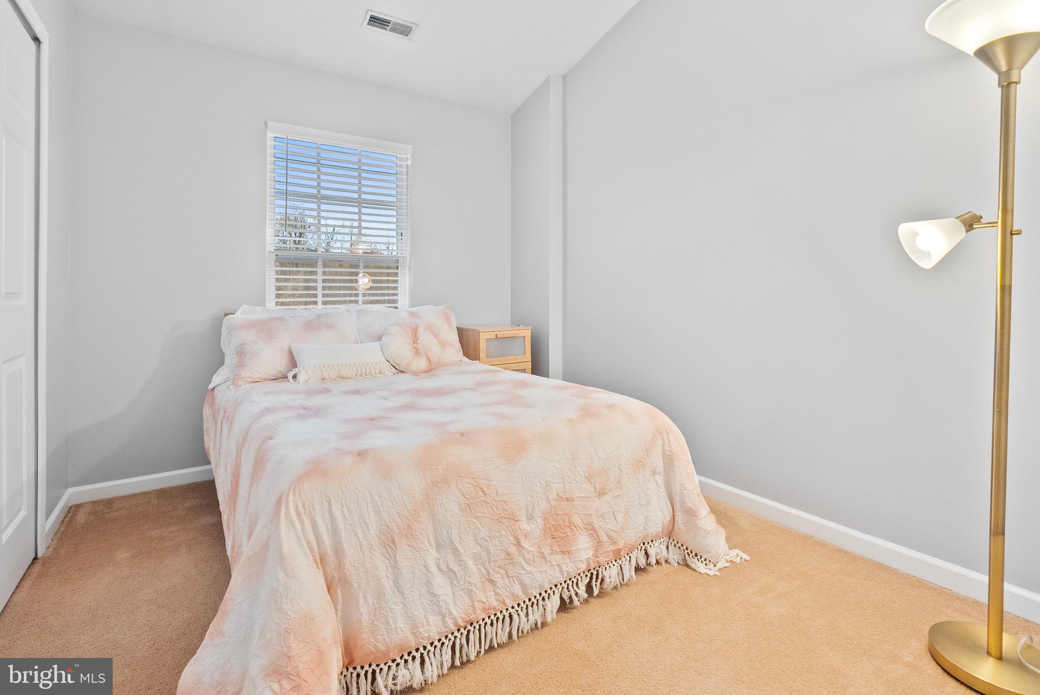 HOLLY WOODS - Residential