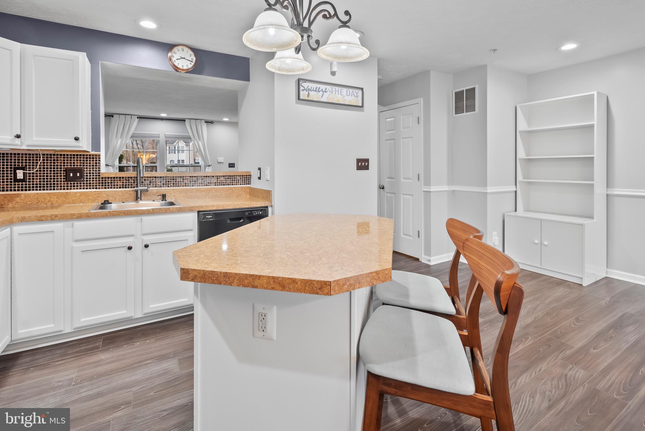 HOLLY WOODS - Residential