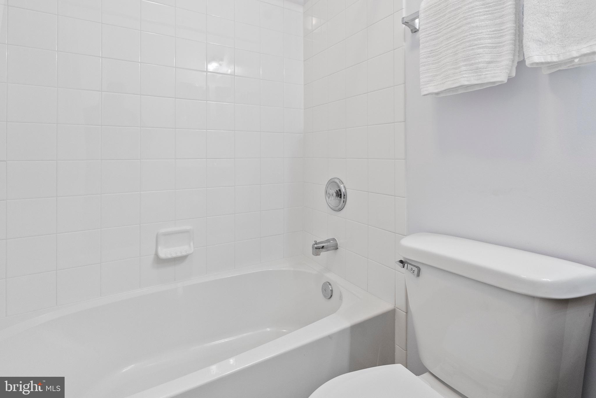 HOLLY WOODS - Residential