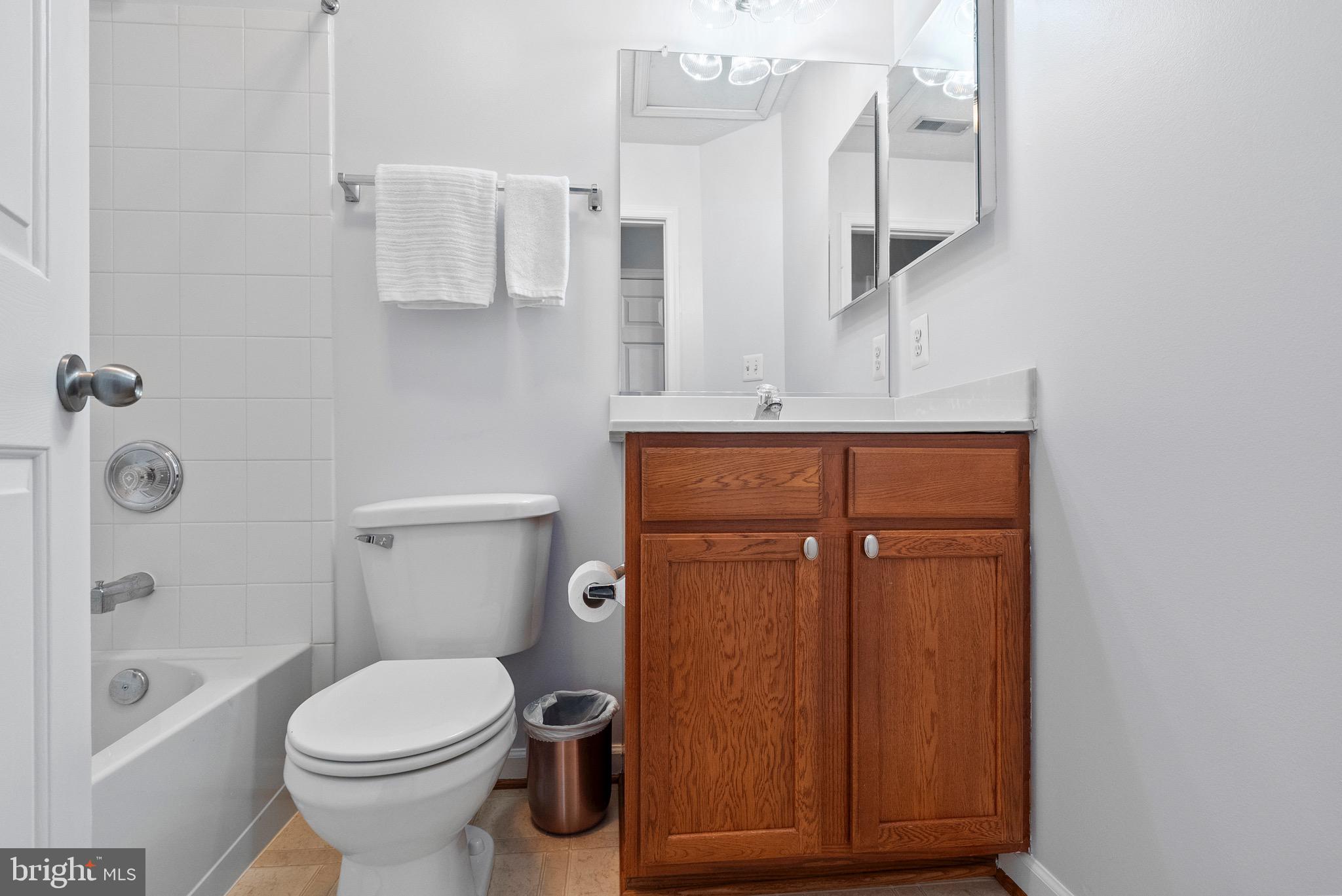 HOLLY WOODS - Residential