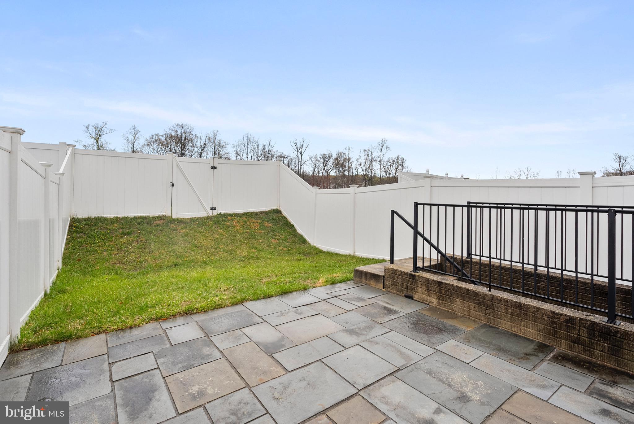 HOLLY WOODS - Residential