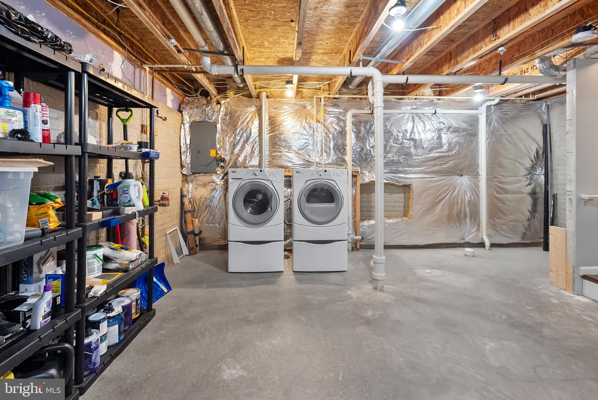 HOLLY WOODS - Residential