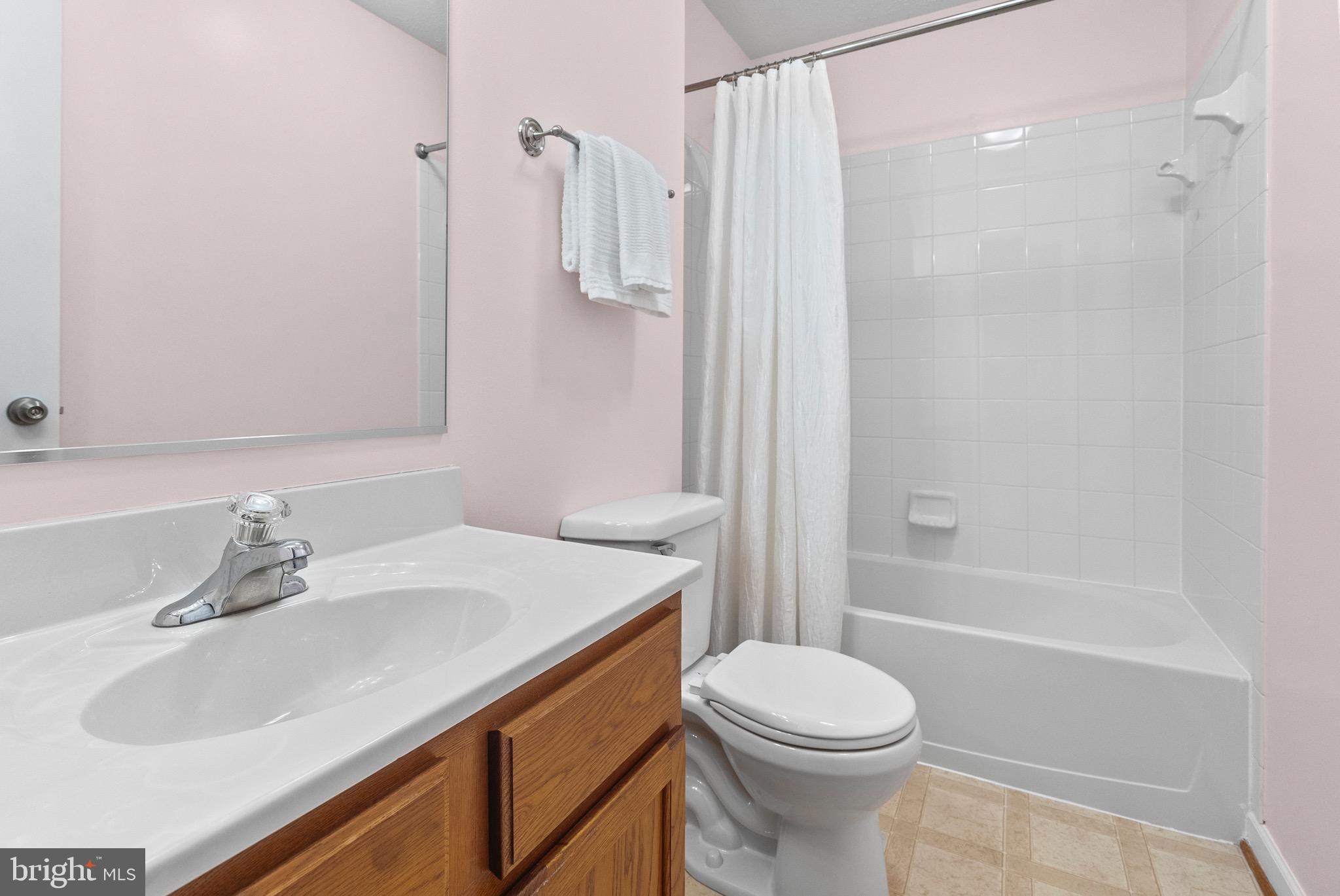 HOLLY WOODS - Residential