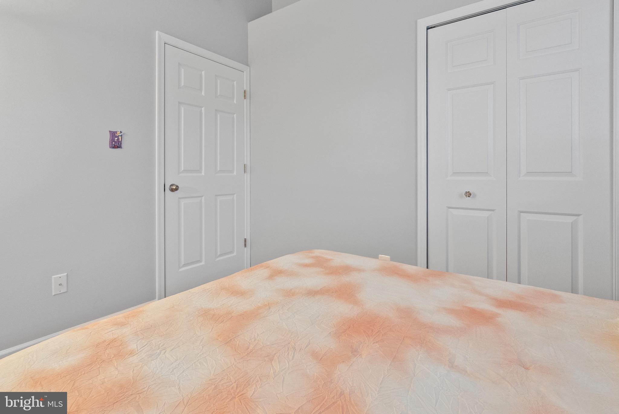 HOLLY WOODS - Residential