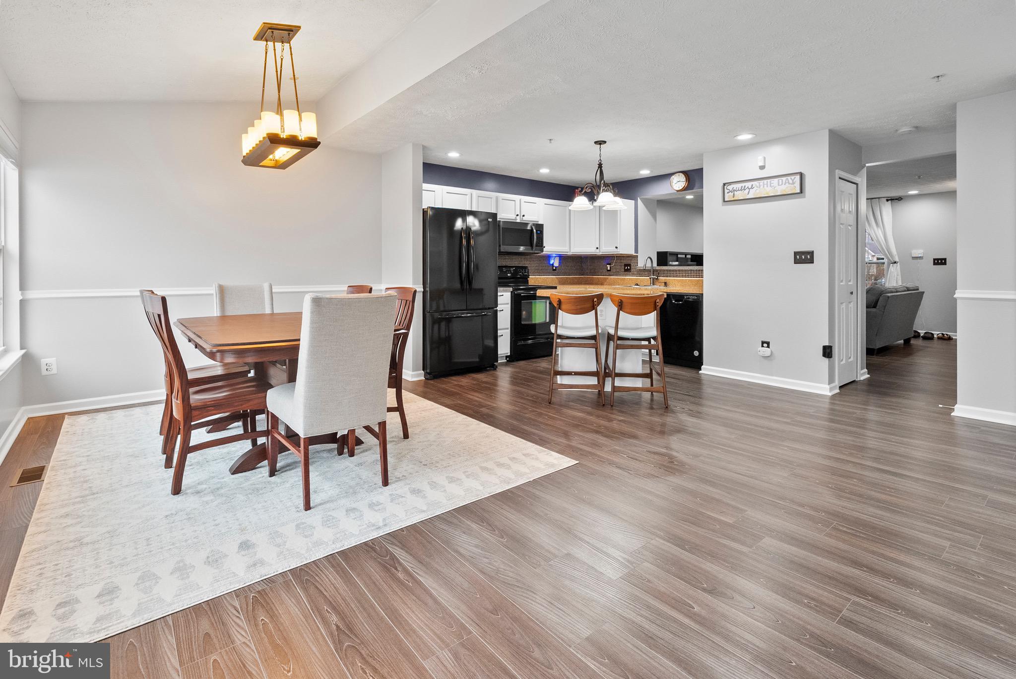 HOLLY WOODS - Residential