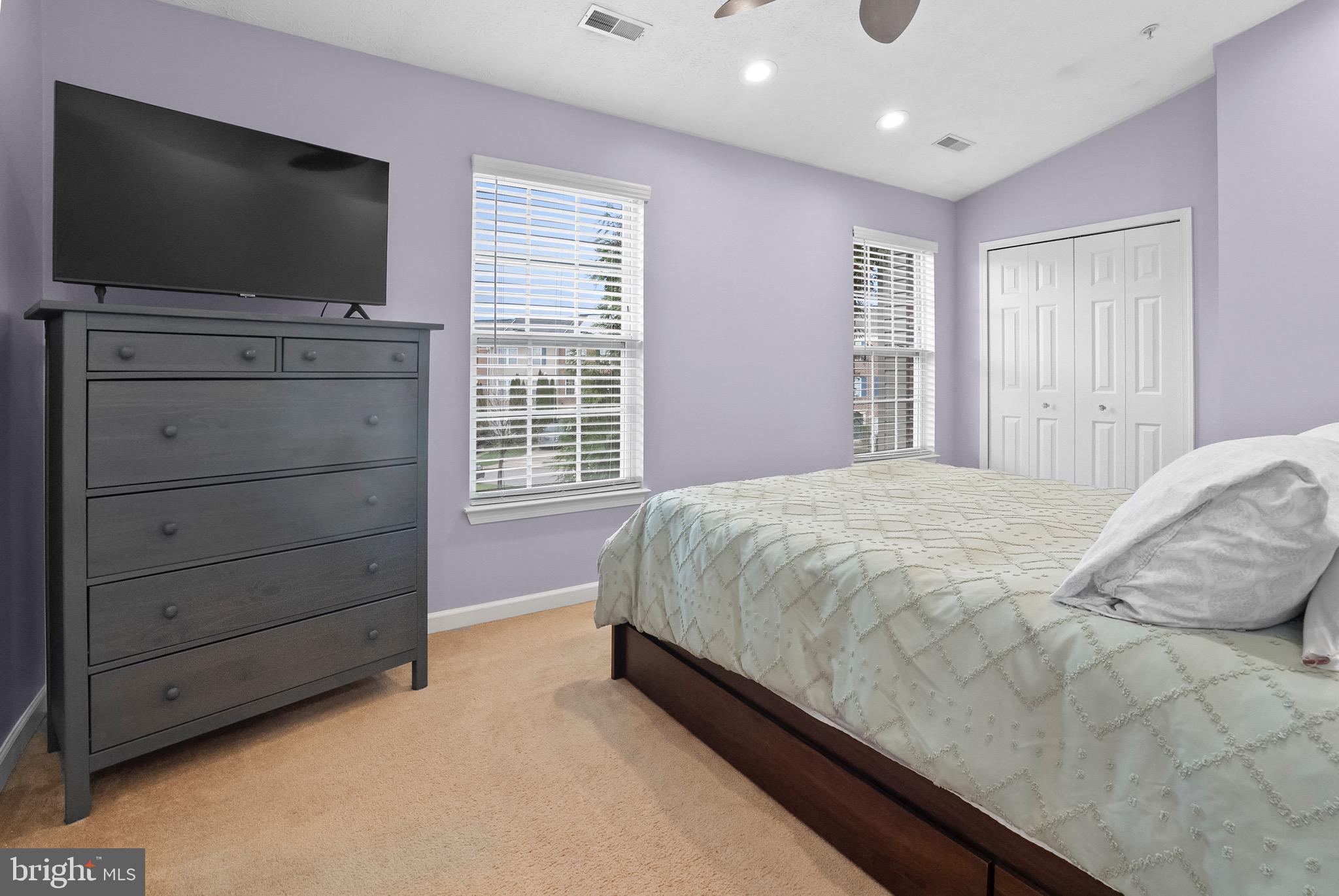 HOLLY WOODS - Residential