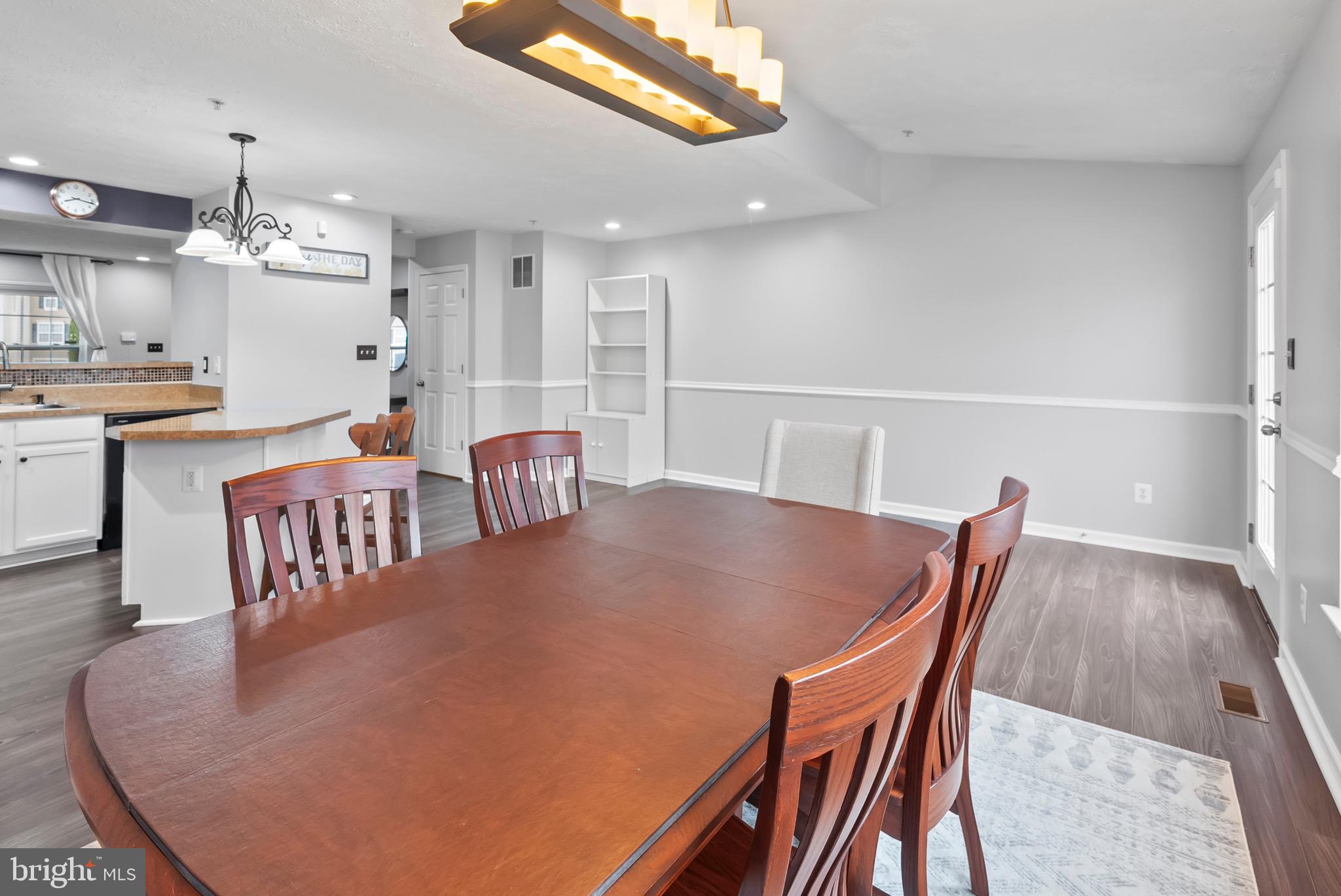 HOLLY WOODS - Residential